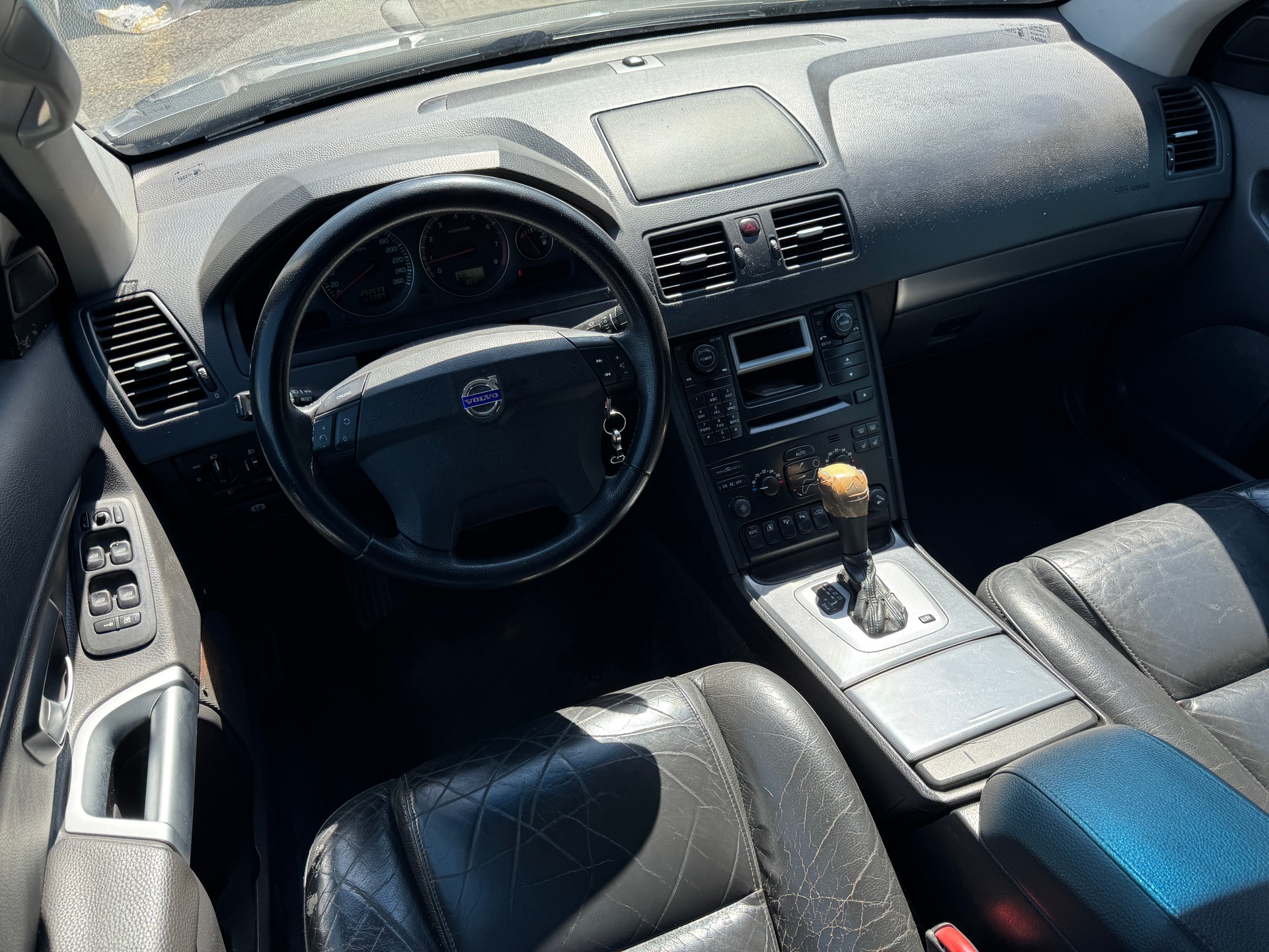 VOLVO XC90 2.5T AWD Executive Geartronic-image-10