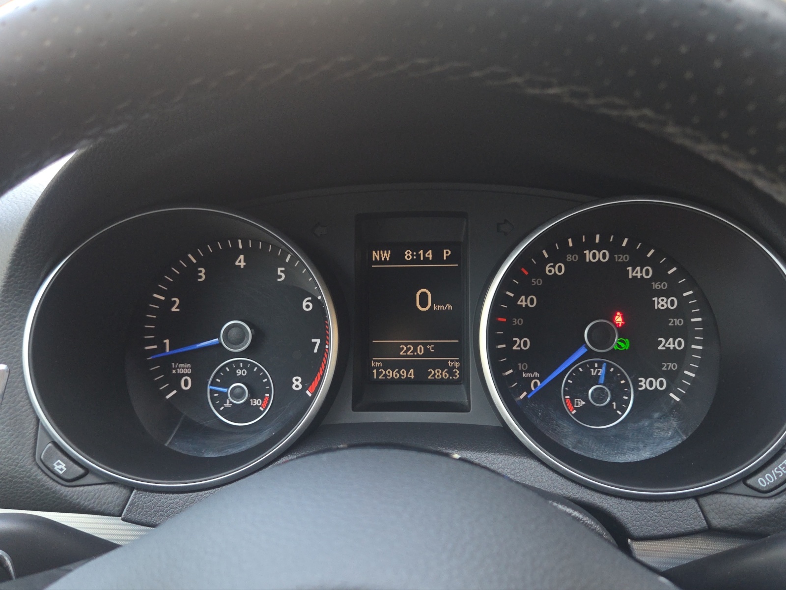 VW Golf 2.0 TSI R 4Motion DSG-image-16
