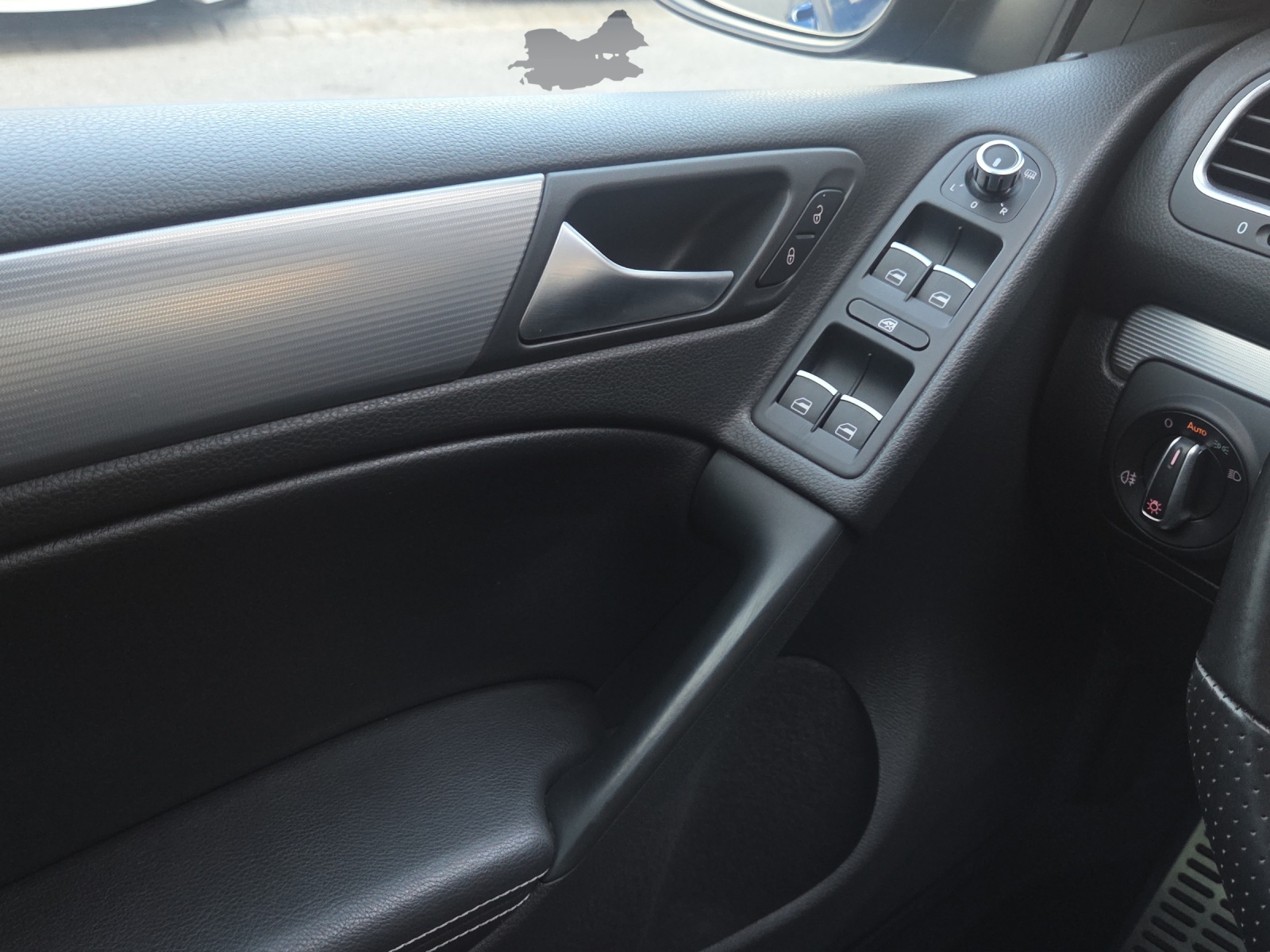 VW Golf 2.0 TSI R 4Motion DSG-image-15