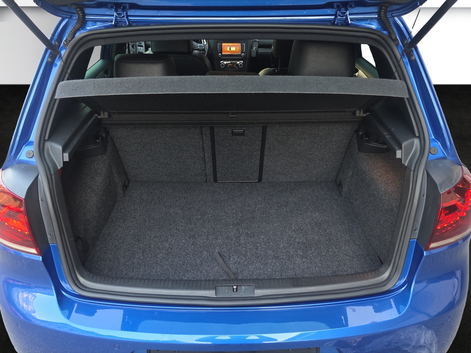 VW Golf 2.0 TSI R 4Motion DSG-image-18