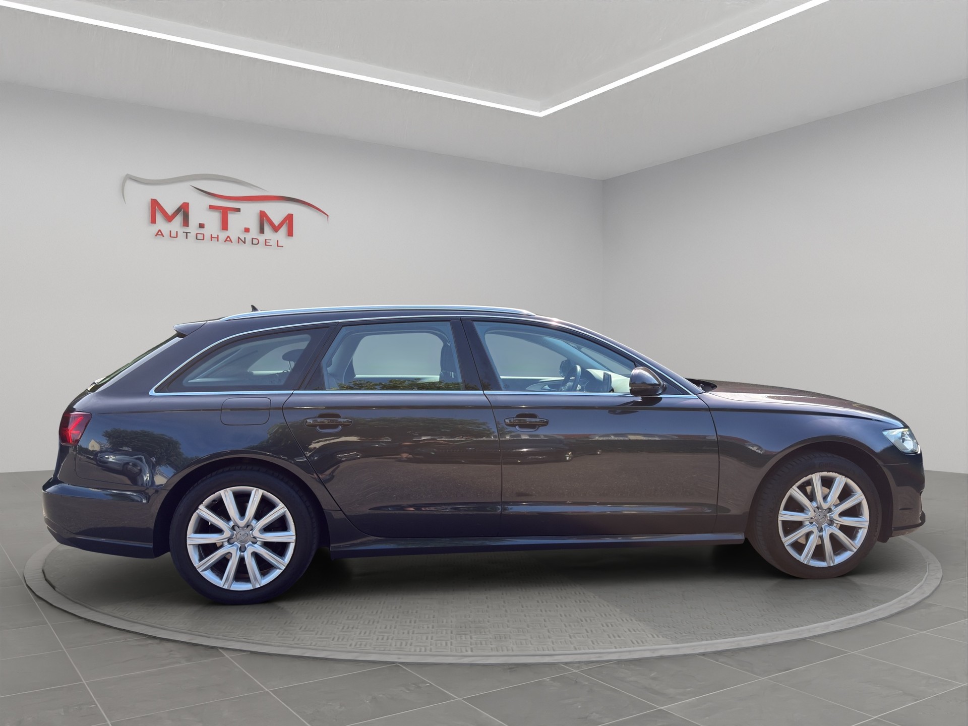 AUDI A6 Avant 2.0 TDI quattro S-tronic-image-13