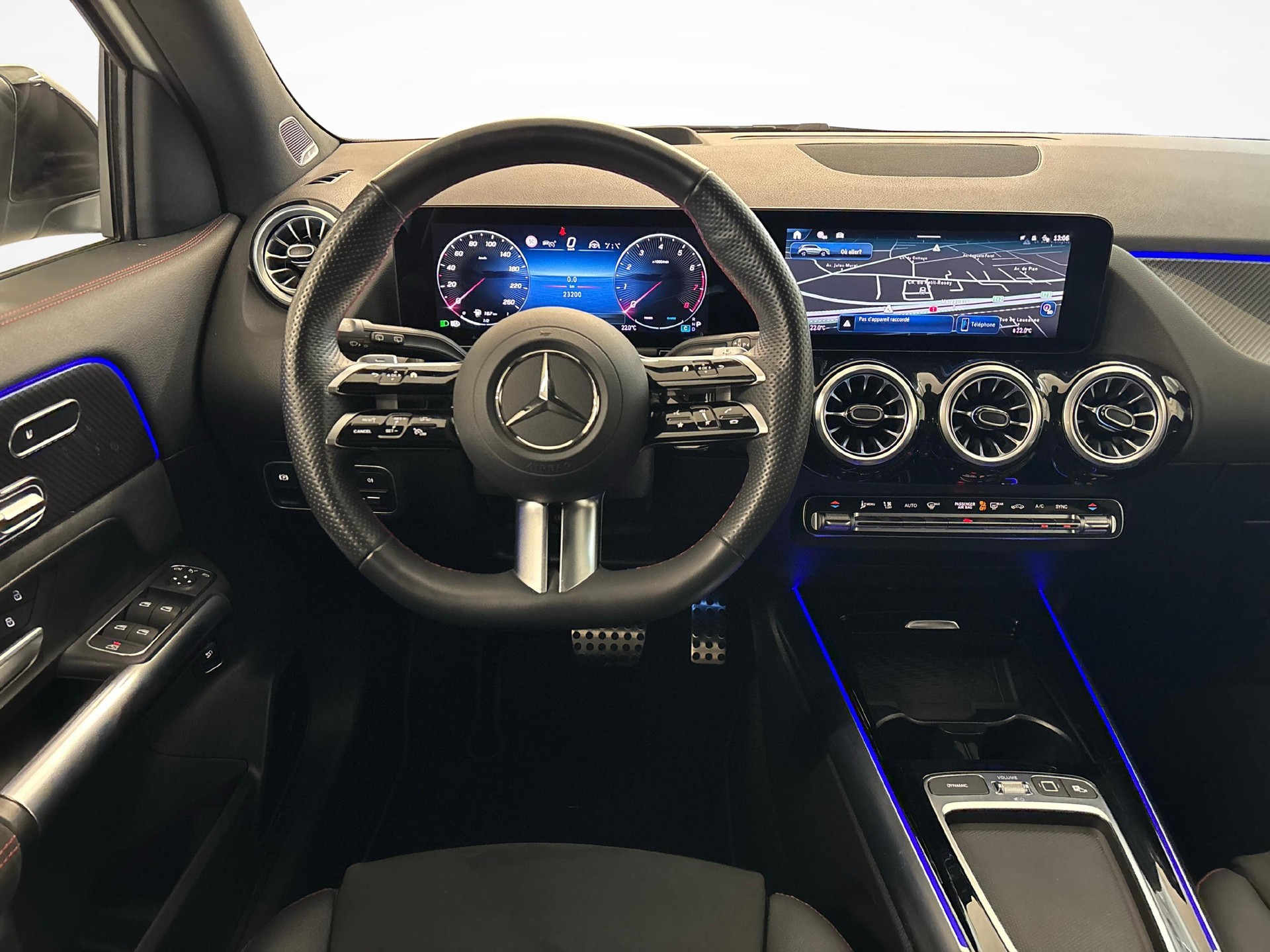 MERCEDES-BENZ GLA 250 AMG Line 4matic-image-12