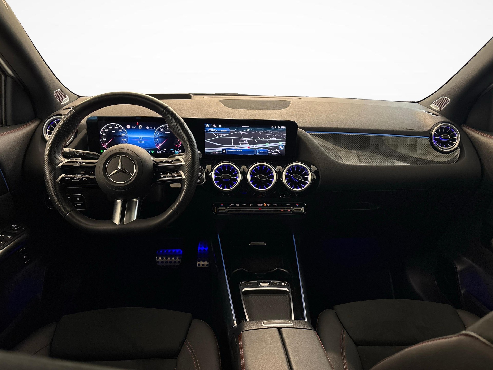 MERCEDES-BENZ GLA 250 AMG Line 4matic-image-11