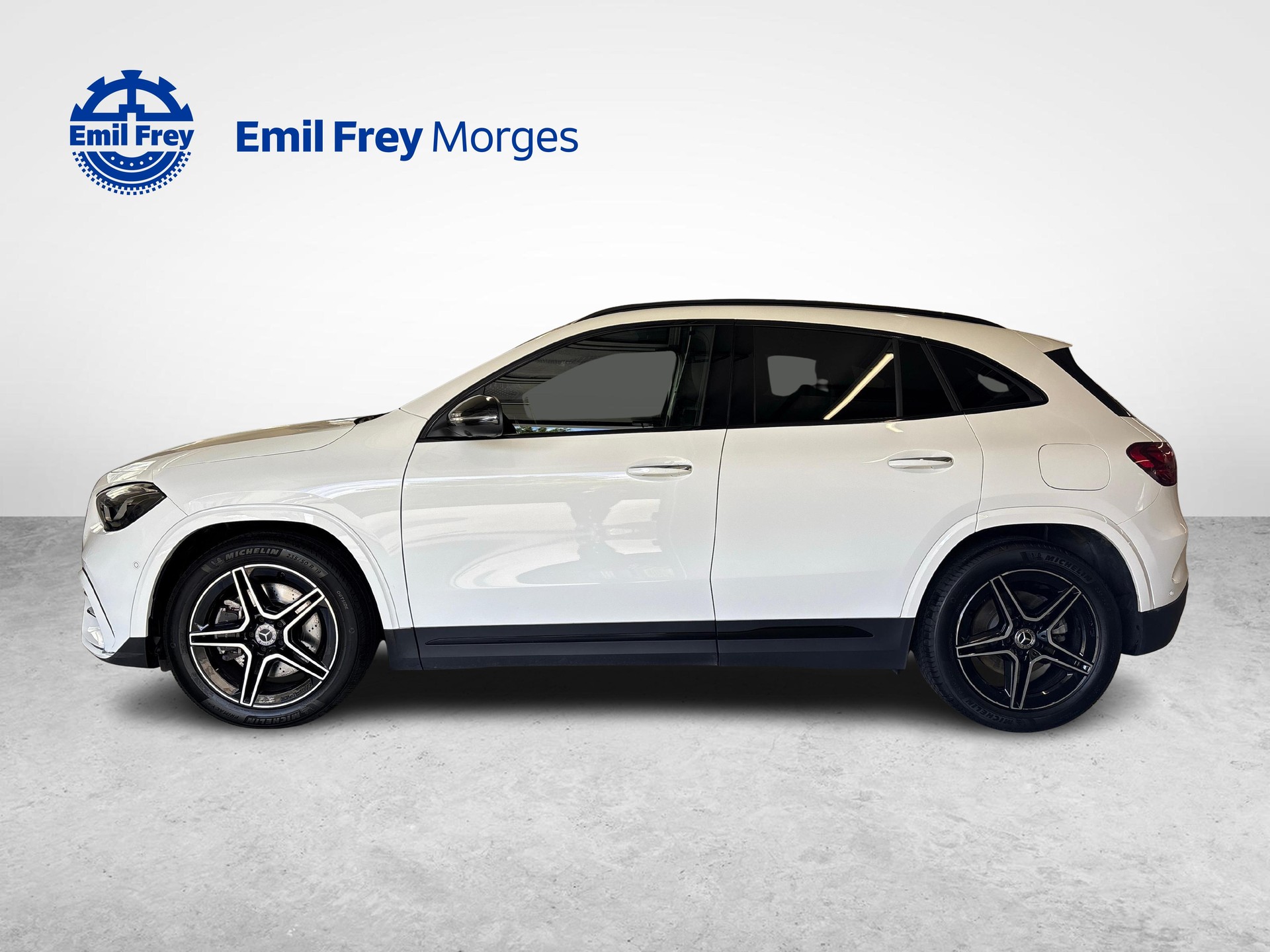 MERCEDES-BENZ GLA 250 AMG Line 4matic-image-1