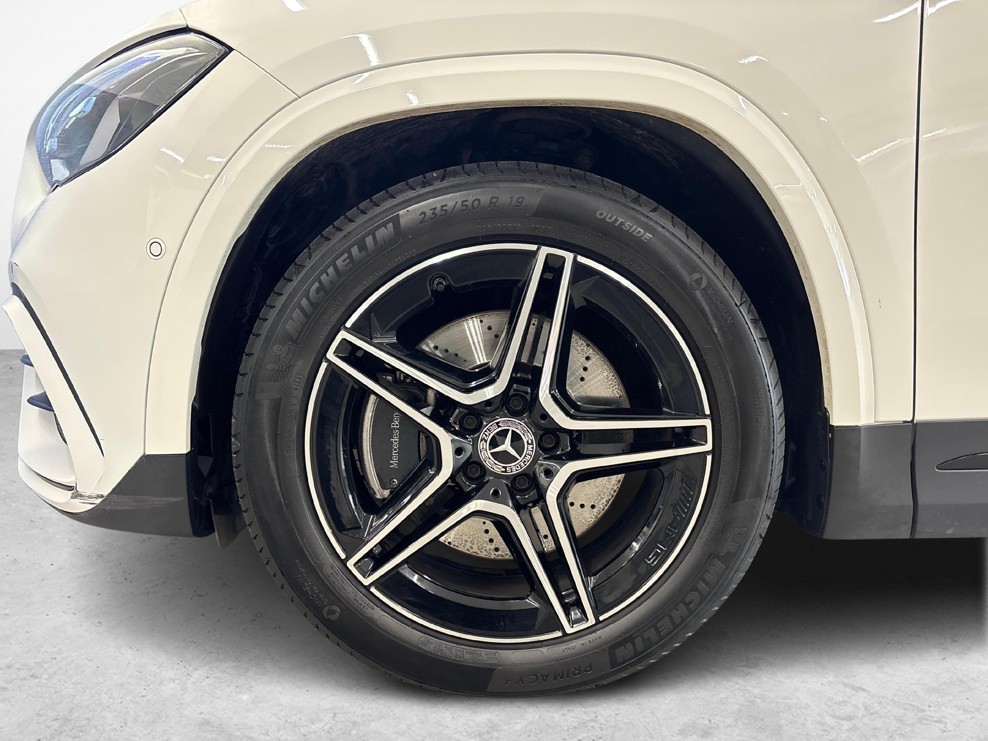 MERCEDES-BENZ GLA 250 AMG Line 4matic-image-17