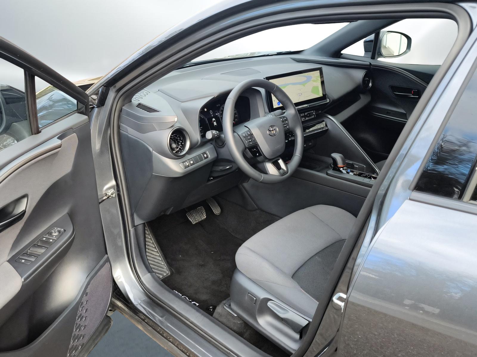TOYOTA C-HR 2.0 PHEV Swiss Edition-image-13