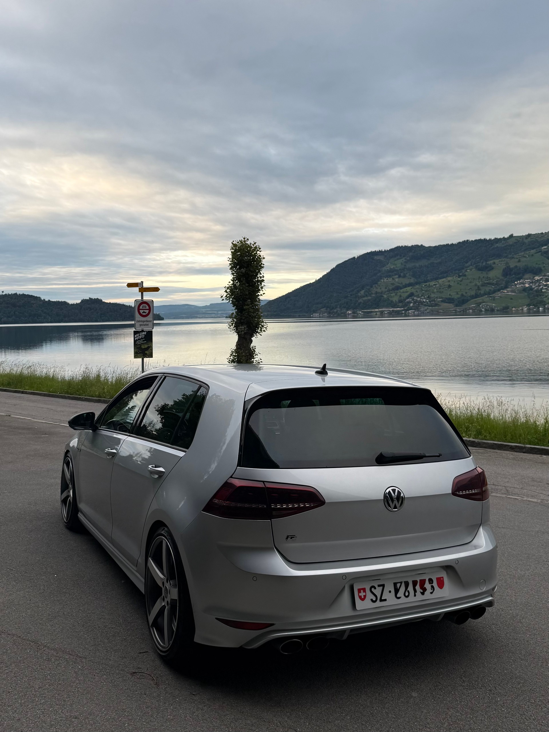 VW 2.0 TSI R DSG 4motion-image-4