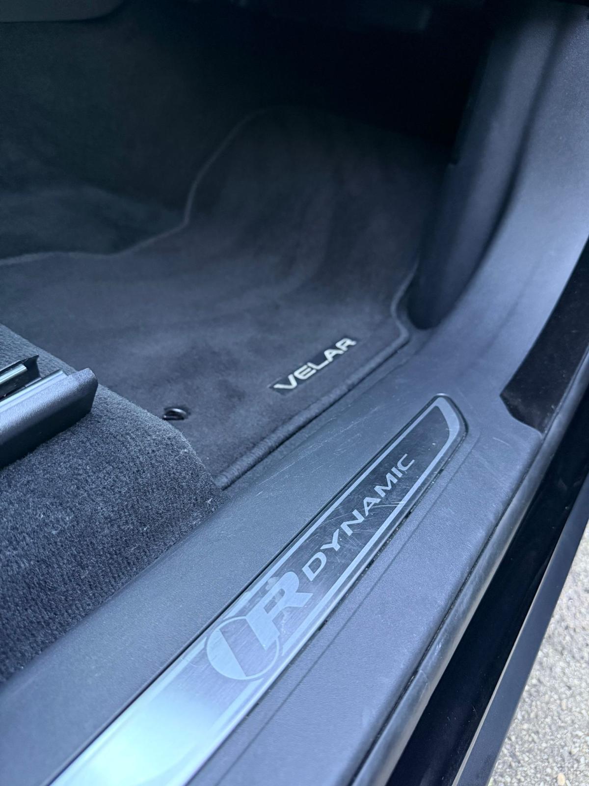 LAND ROVER Range Rover Velar R-Dynamic D 300 SE Automatic-image-6