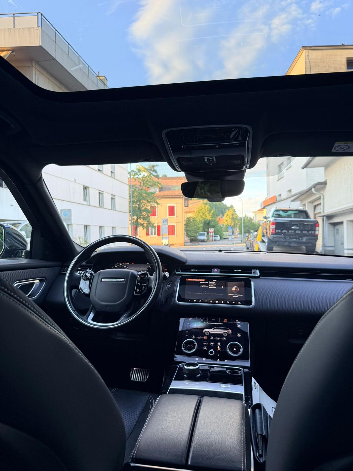 LAND ROVER Range Rover Velar R-Dynamic D 300 SE Automatic-image-15