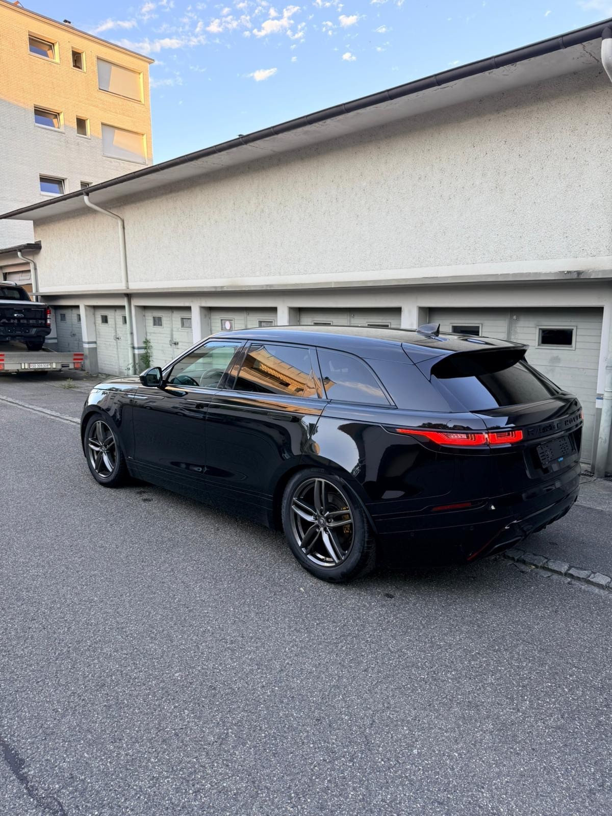 LAND ROVER Range Rover Velar R-Dynamic D 300 SE Automatic-image-4