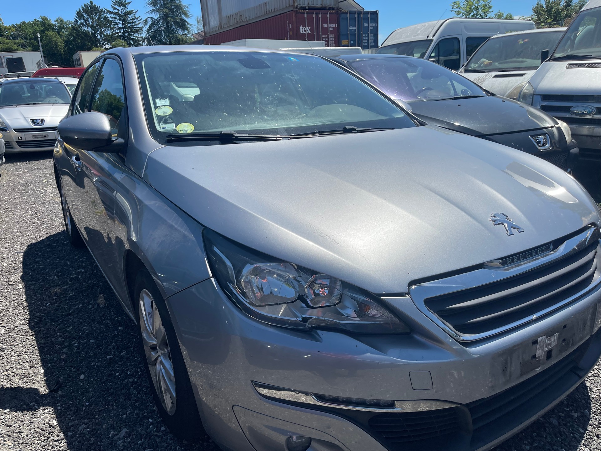 PEUGEOT Limousine-image-2