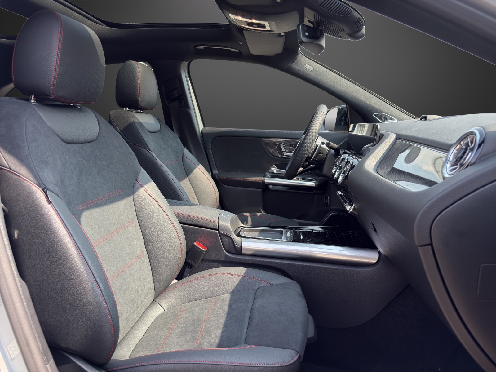 MERCEDES-BENZ GLA AMG 35 4Matic 8G-DCT-image-11