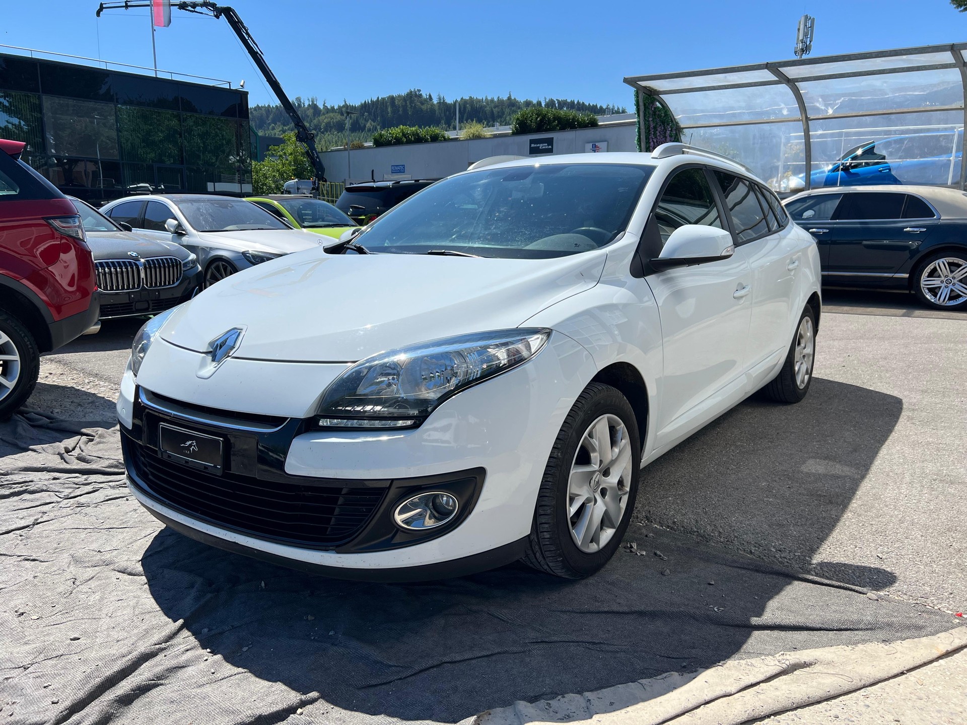 RENAULT Mégane Grandtour 1.2 16V Turbo Dynamique-image-0