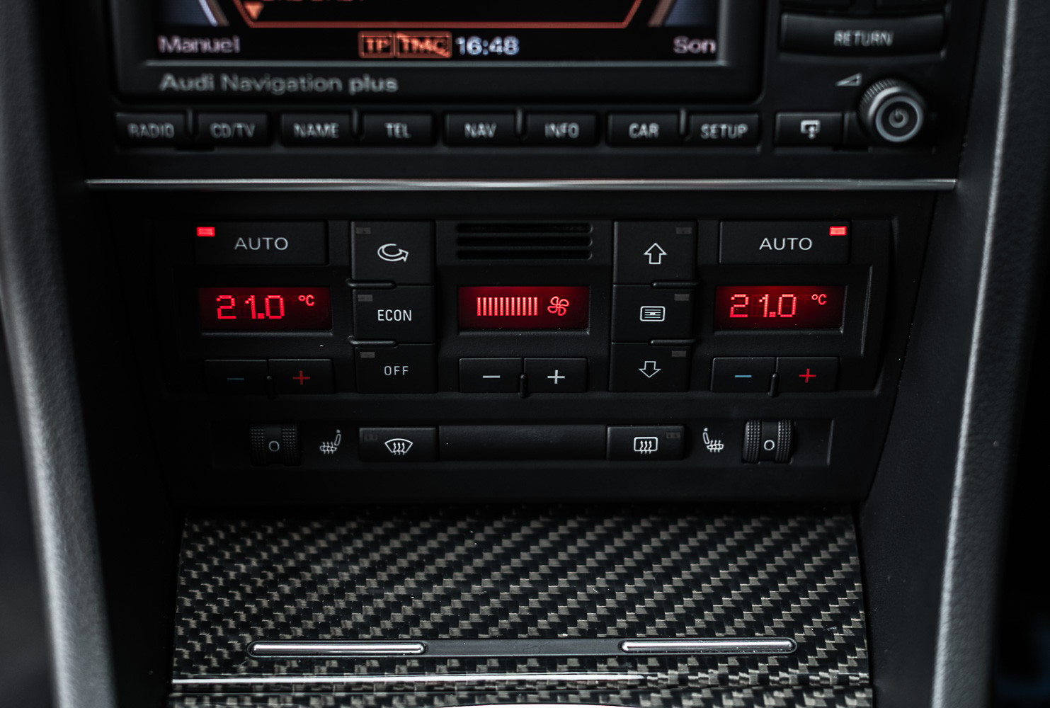 AUDI RS4 Avant 4.2 V8 quattro-image-16