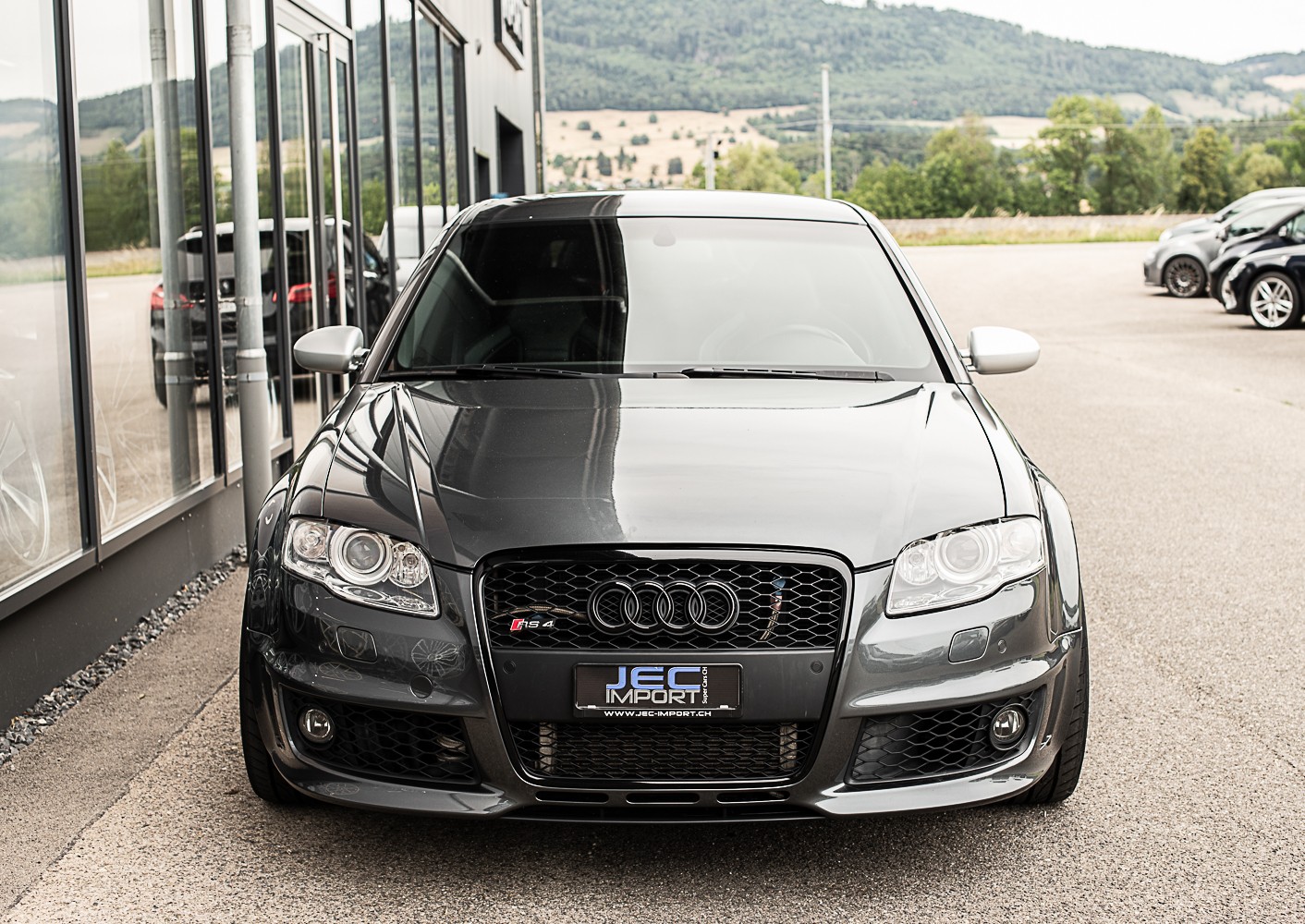 AUDI RS4 Avant 4.2 V8 quattro-image-2