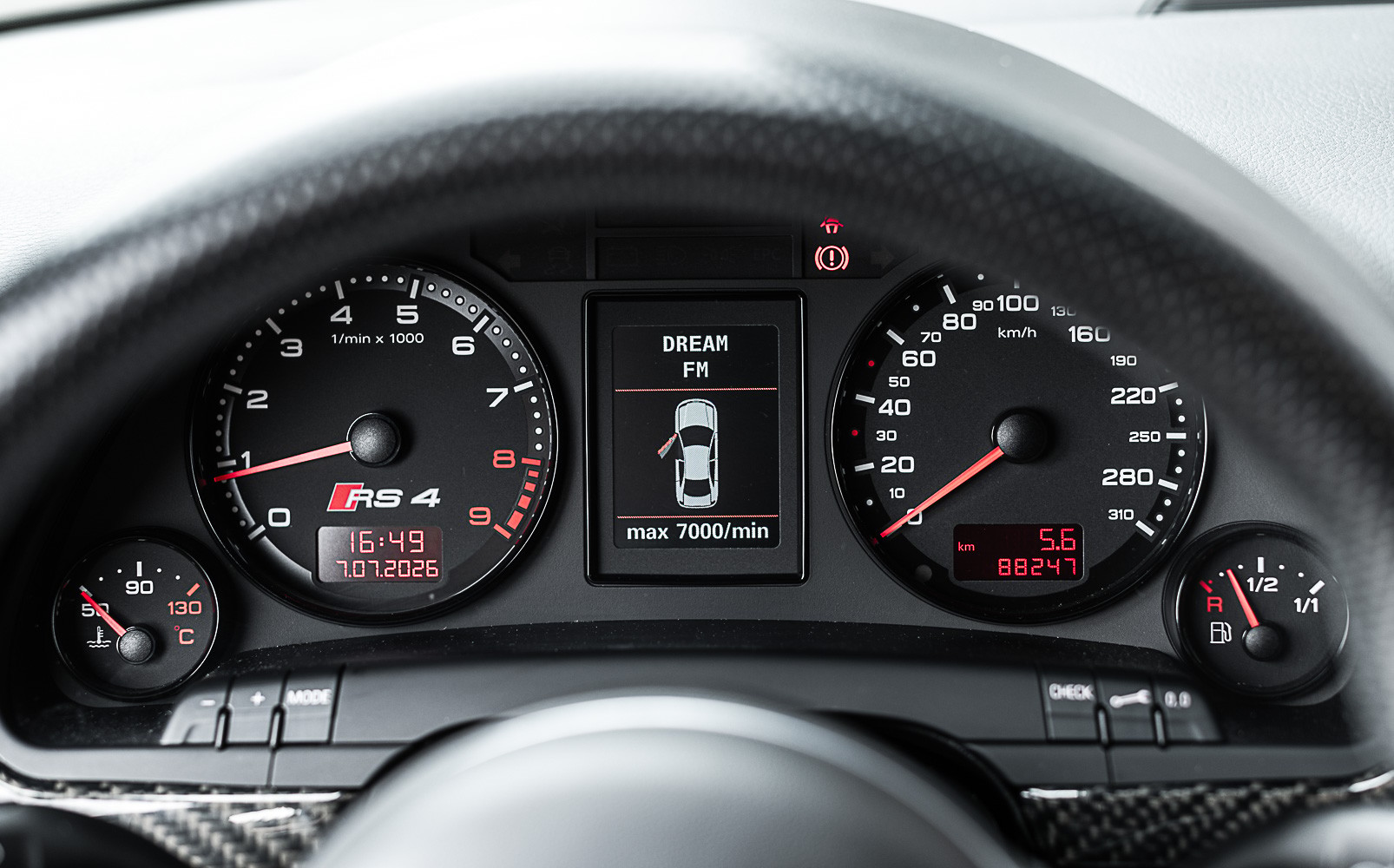 AUDI RS4 Avant 4.2 V8 quattro-image-17