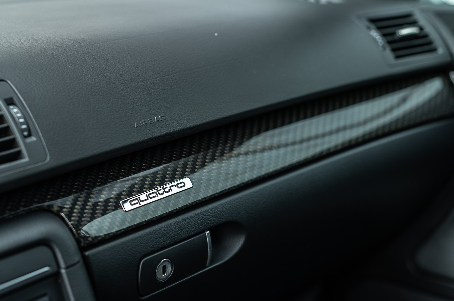 AUDI RS4 Avant 4.2 V8 quattro-image-11