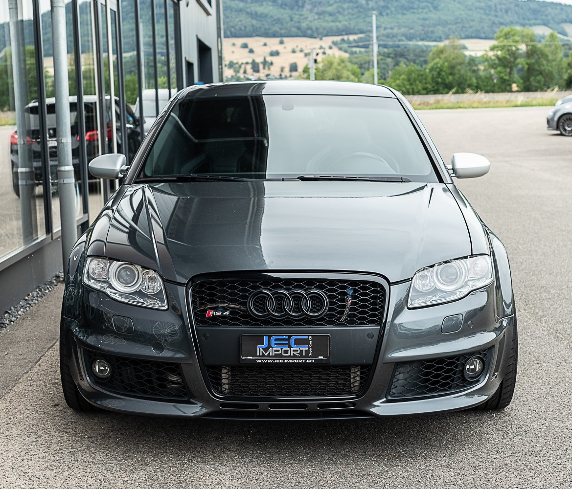 AUDI RS4 Avant 4.2 V8 quattro-showroom-element-1