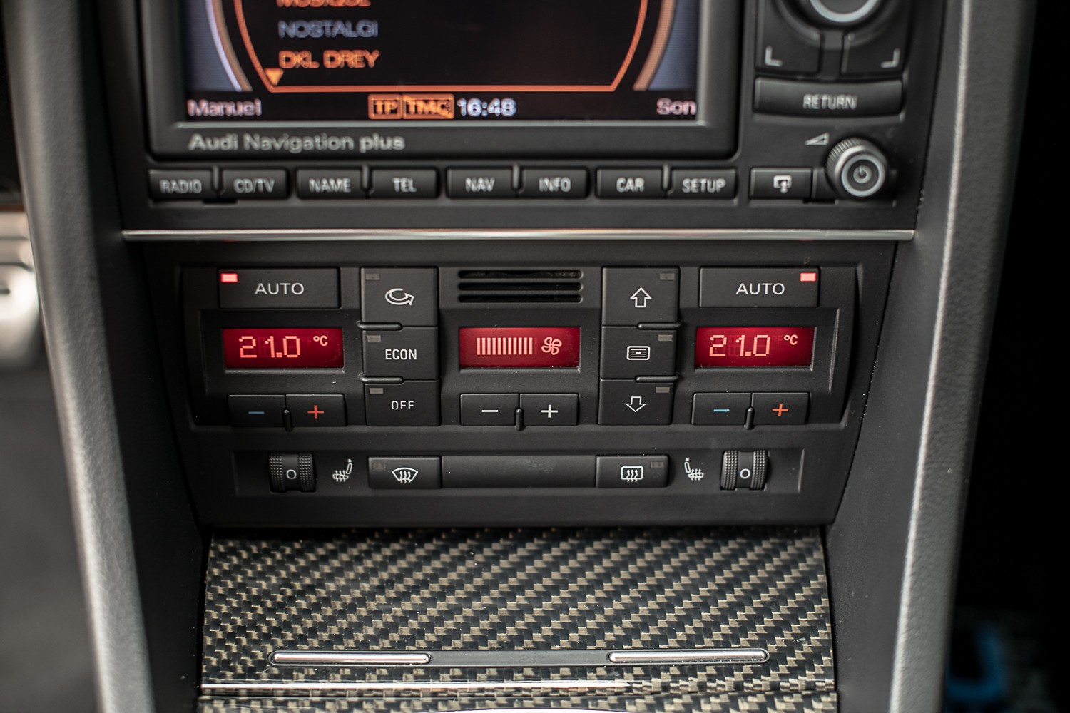 AUDI RS4 Avant 4.2 V8 quattro-image-16