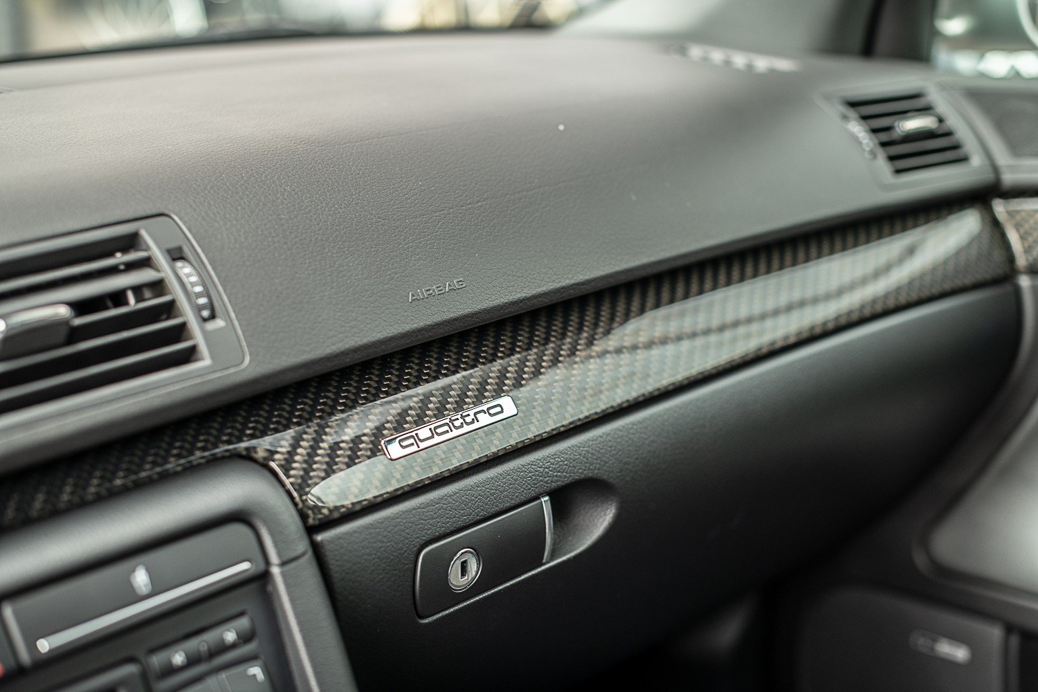 AUDI RS4 Avant 4.2 V8 quattro-image-11