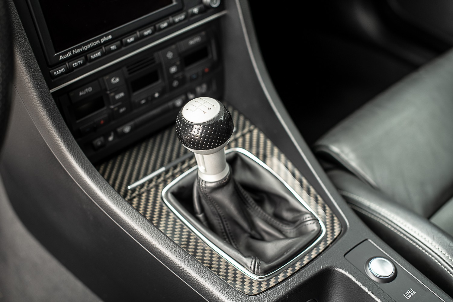AUDI RS4 Avant 4.2 V8 quattro-image-14
