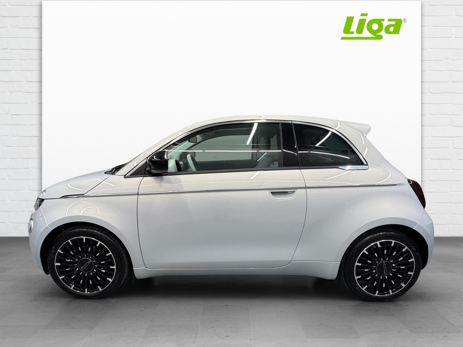 FIAT 500 1.0 Hybrid La Prima-image-2
