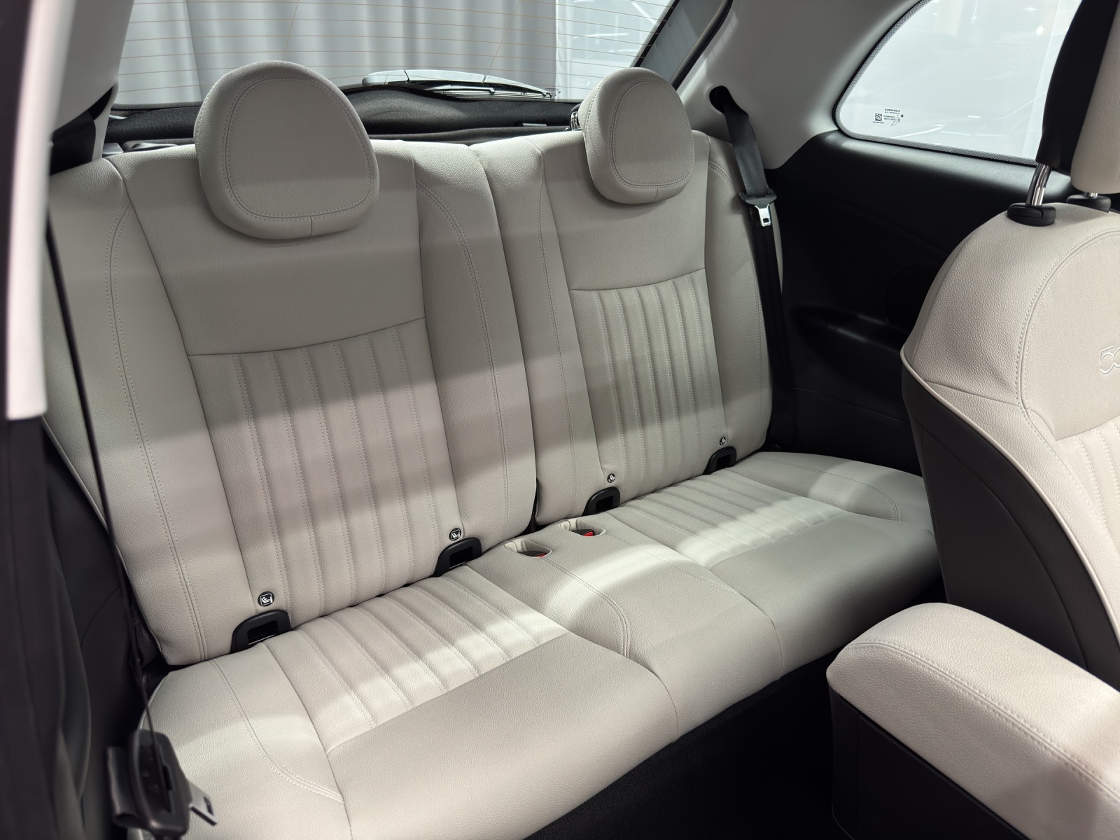 FIAT 500 1.0 Hybrid La Prima-image-9