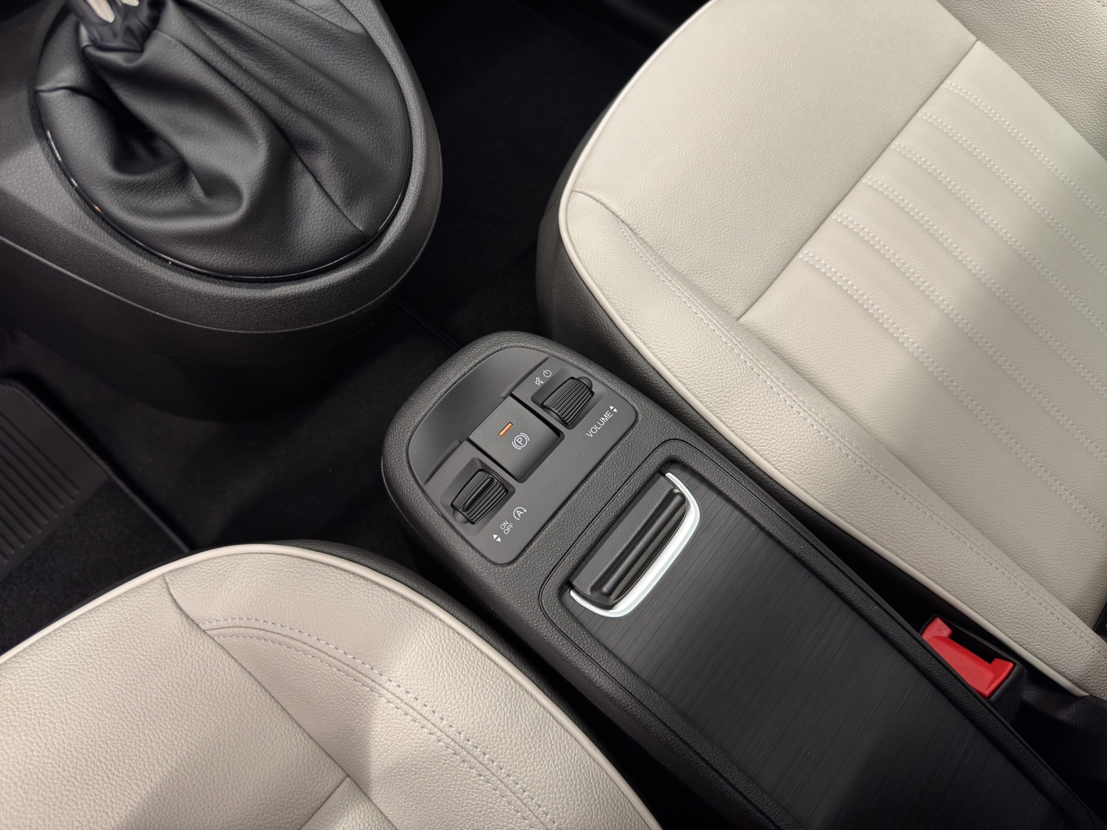 FIAT 500 1.0 Hybrid La Prima-image-15