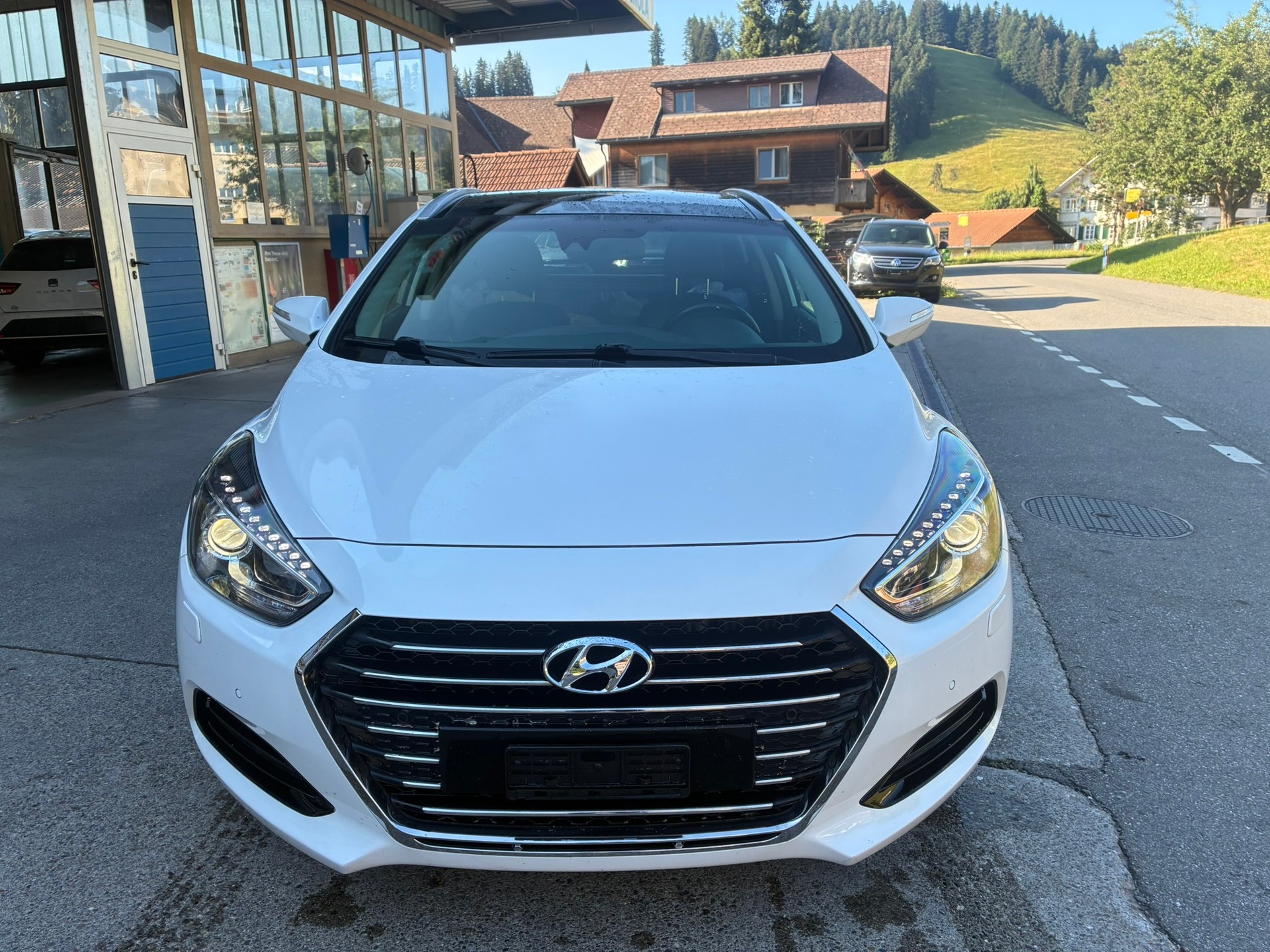 HYUNDAI i40 Wagon 1.7 CRDI Vertex Automatic-image-1