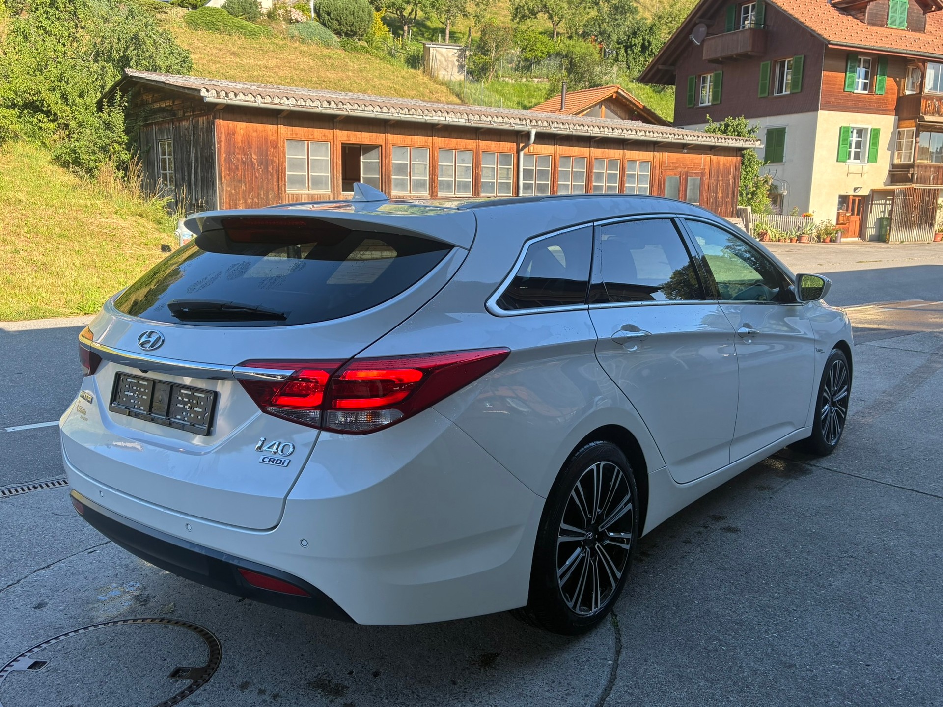 HYUNDAI i40 Wagon 1.7 CRDI Vertex Automatic-image-4