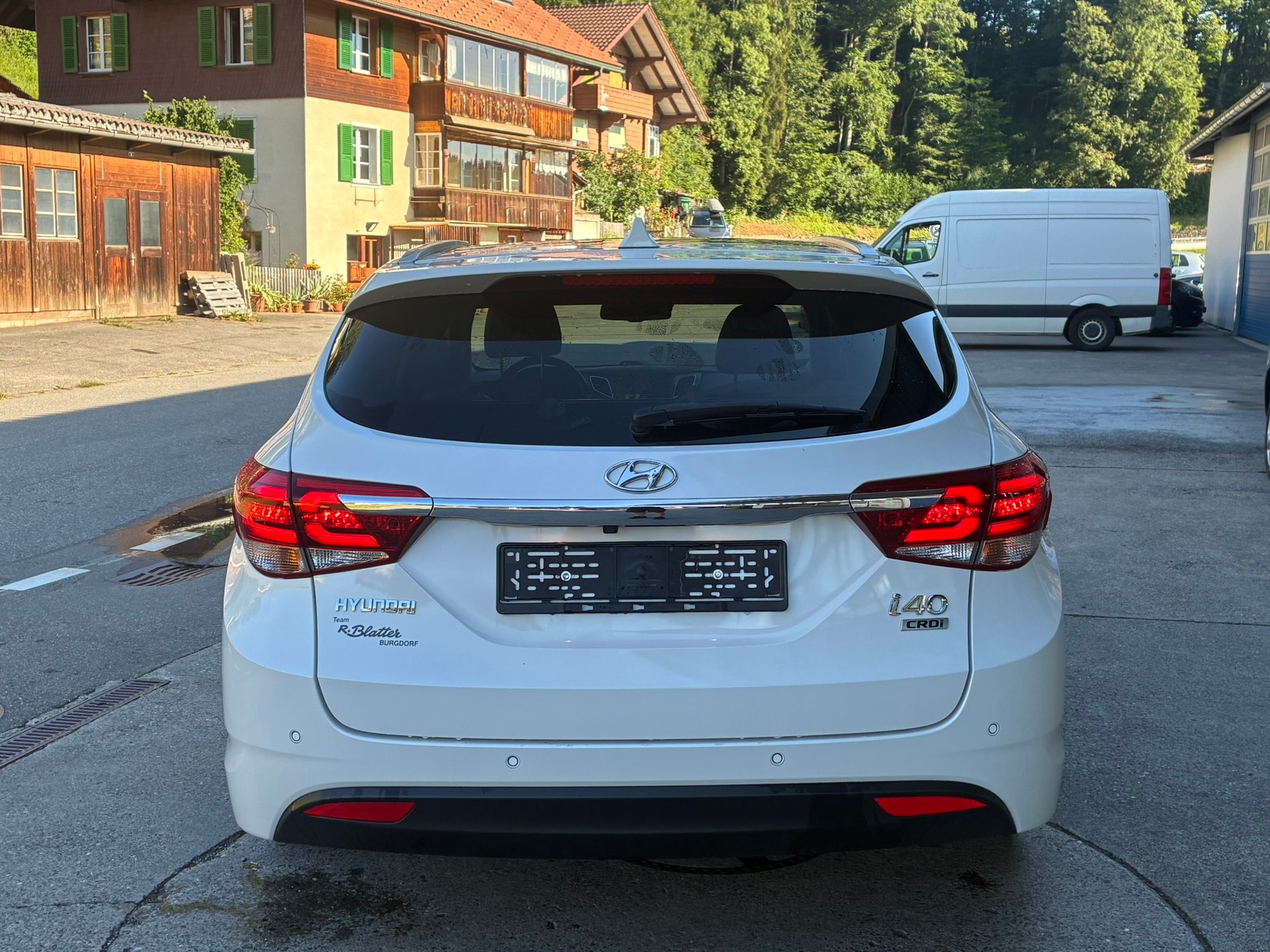 HYUNDAI i40 Wagon 1.7 CRDI Vertex Automatic-image-3