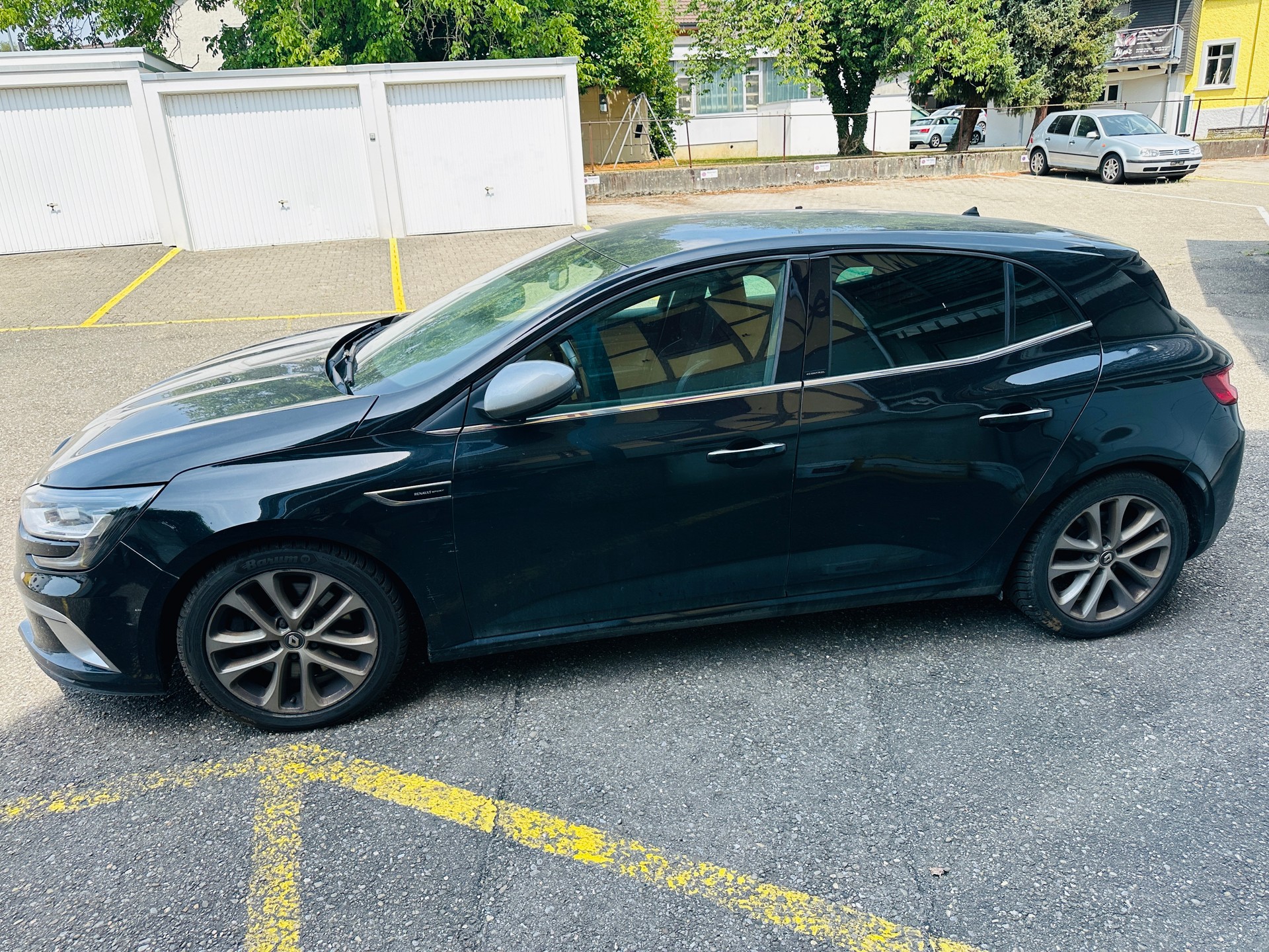 RENAULT Mégane 1.6 16V Turbo GT EDC-image-10