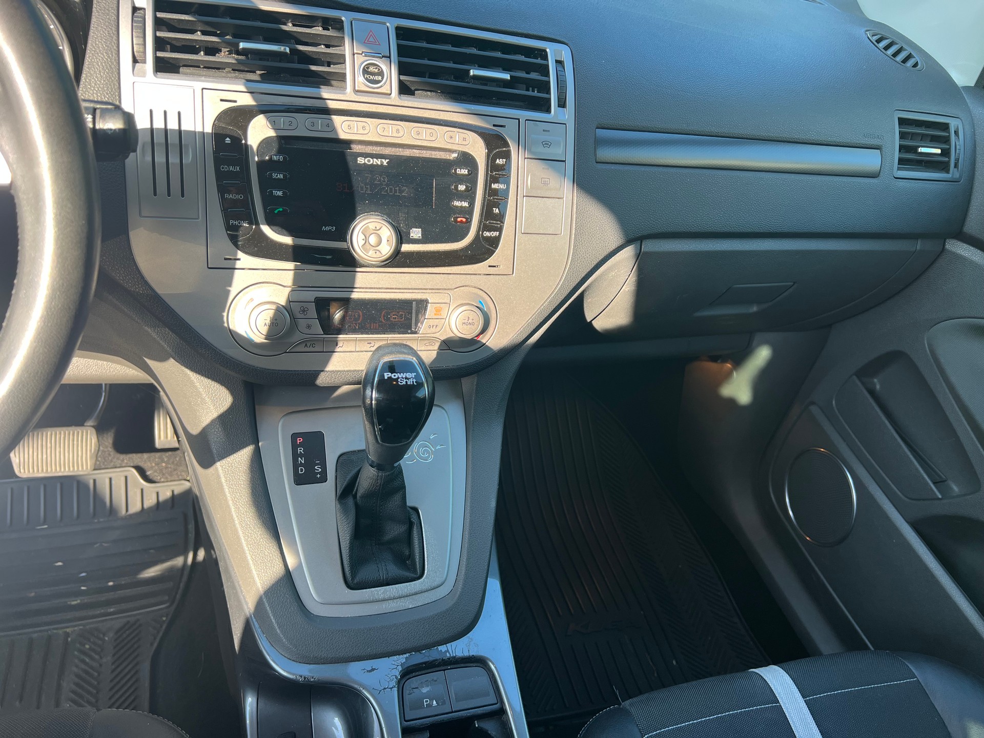 FORD Kuga 2.0 TDCi Titanium 4WD PowerShift-image-6