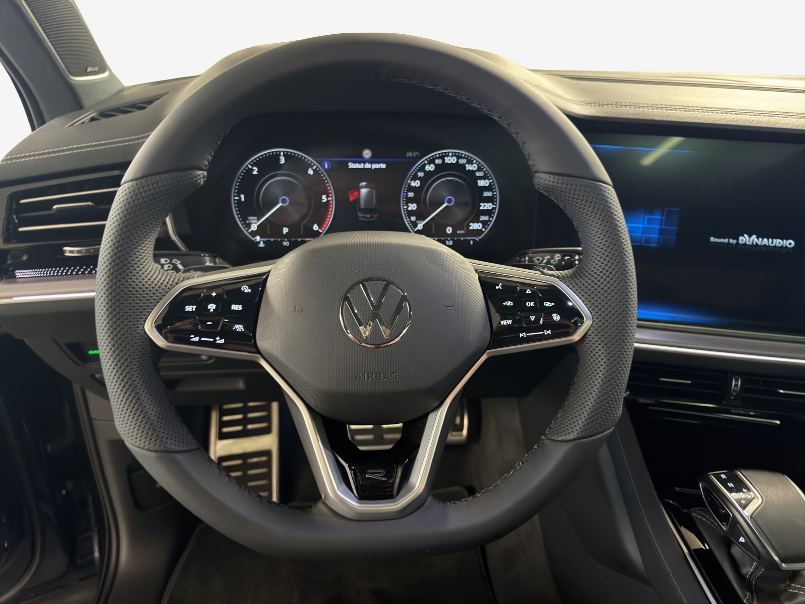 VW Touareg 3.0 TDI R Line Tiptronic-image-9
