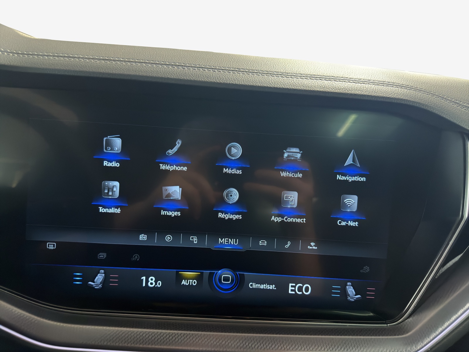 VW Touareg 3.0 TDI R Line Tiptronic-image-13