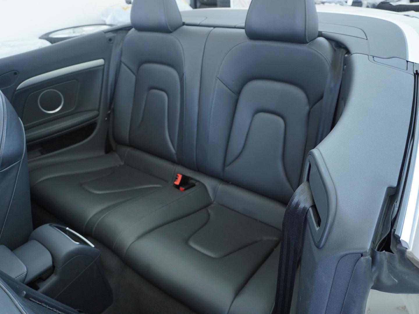 AUDI A5 Cabriolet 2.7 TDI multitronic-image-6