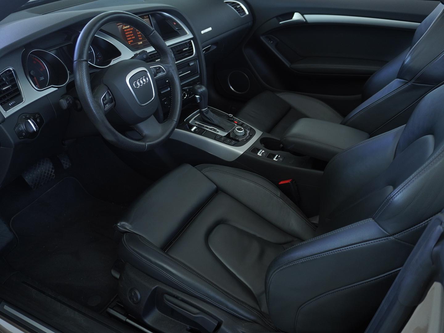 AUDI A5 Cabriolet 2.7 TDI multitronic-image-4