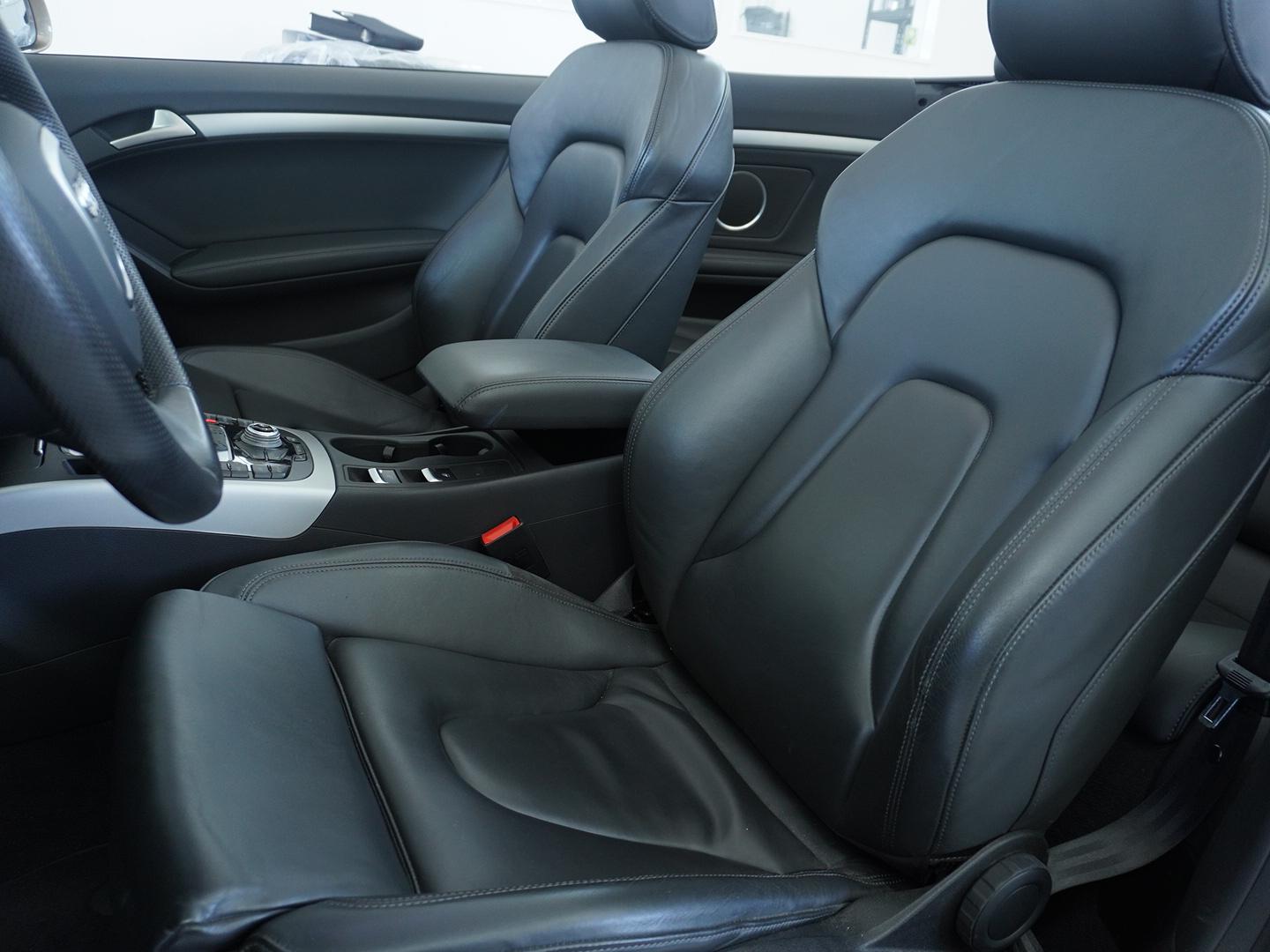 AUDI A5 Cabriolet 2.7 TDI multitronic-image-5