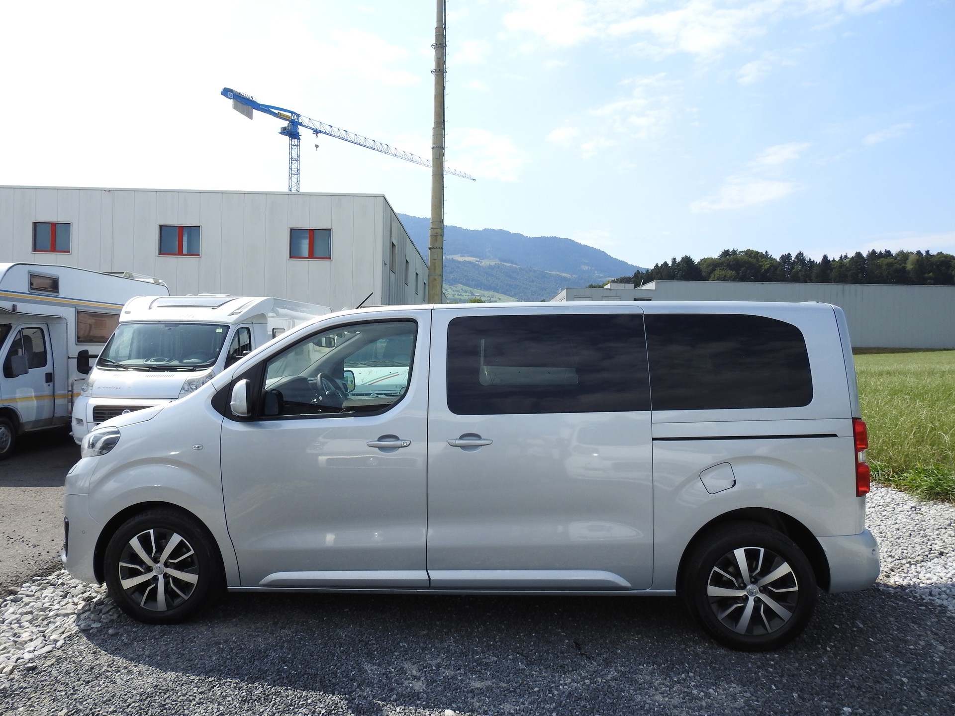 TOYOTA Proace Verso 2.0 D-4D Family L1 Automatic-image-2