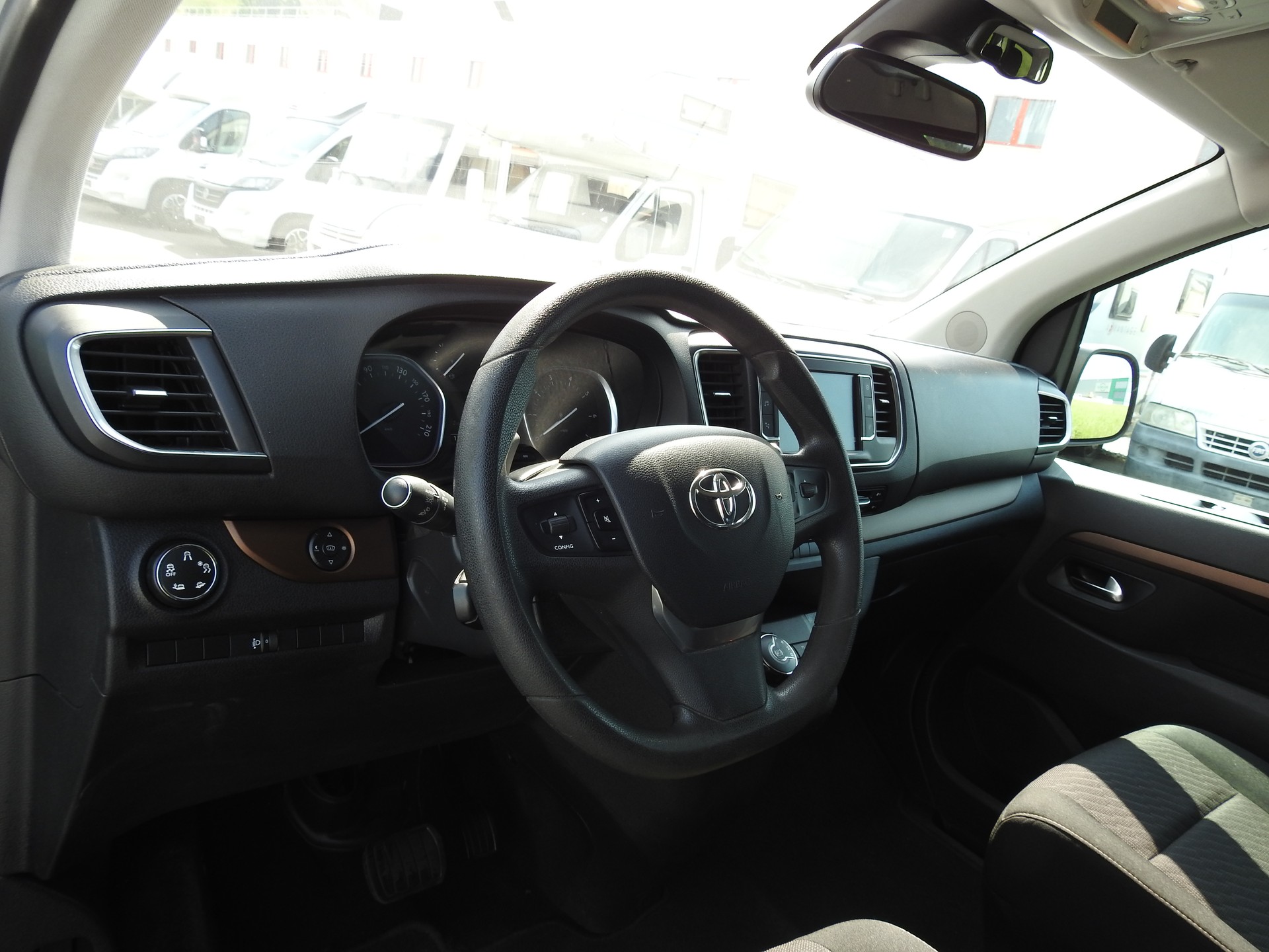 TOYOTA Proace Verso 2.0 D-4D Family L1 Automatic-image-12