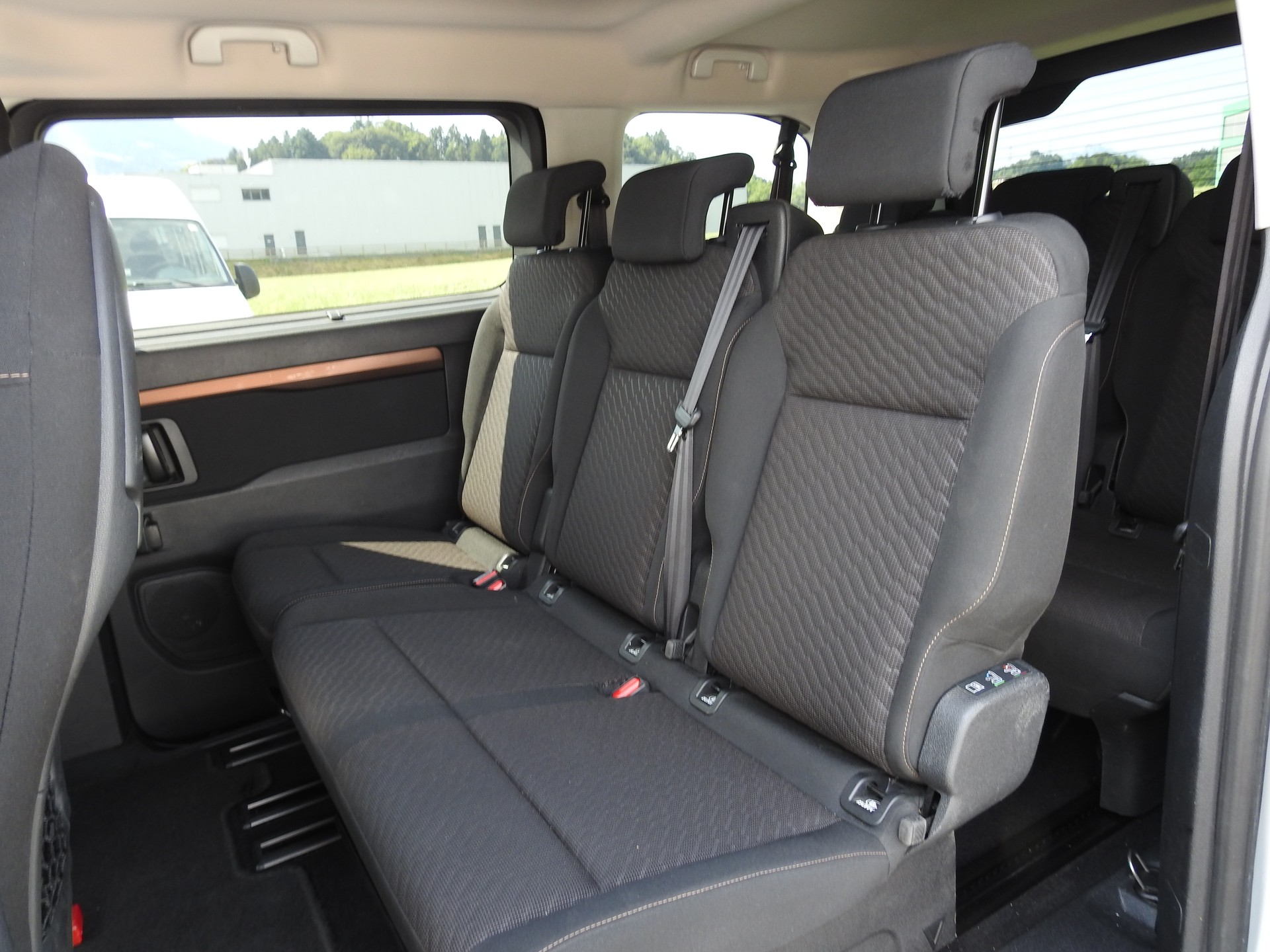 TOYOTA Proace Verso 2.0 D-4D Family L1 Automatic-image-13