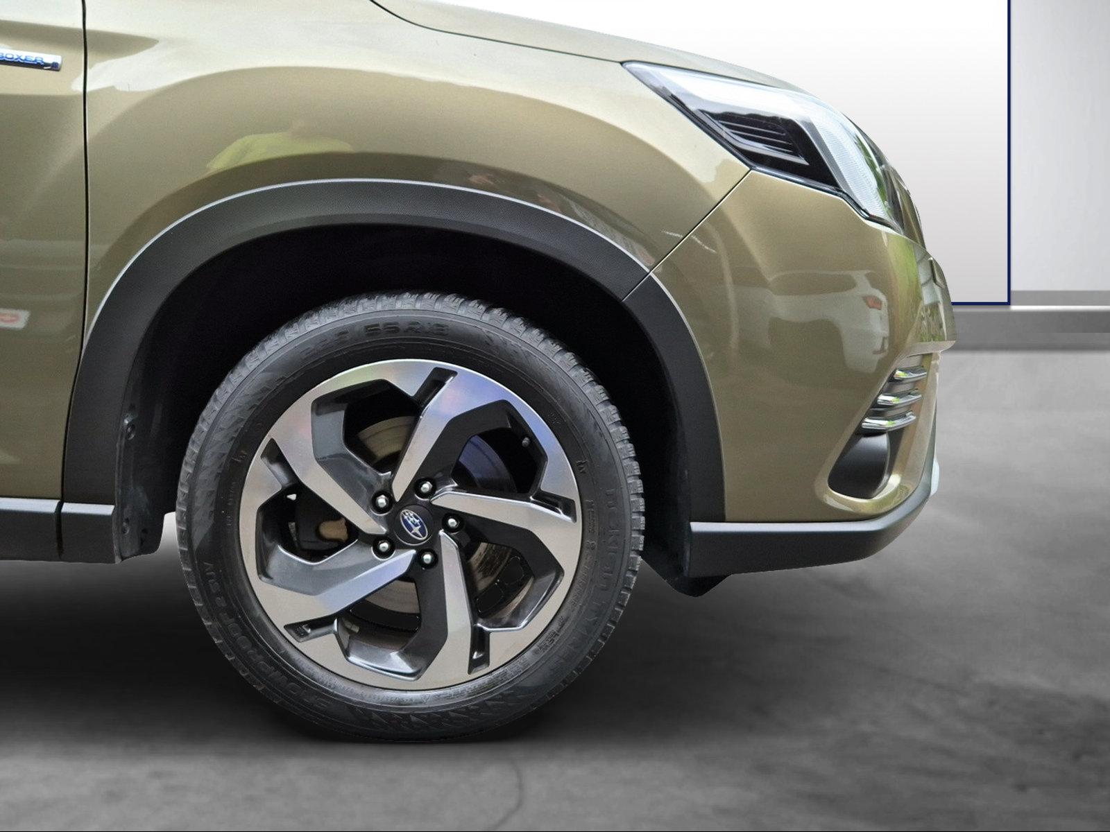 SUBARU Forester Station 2.0i e-Boxer Luxury-image-14