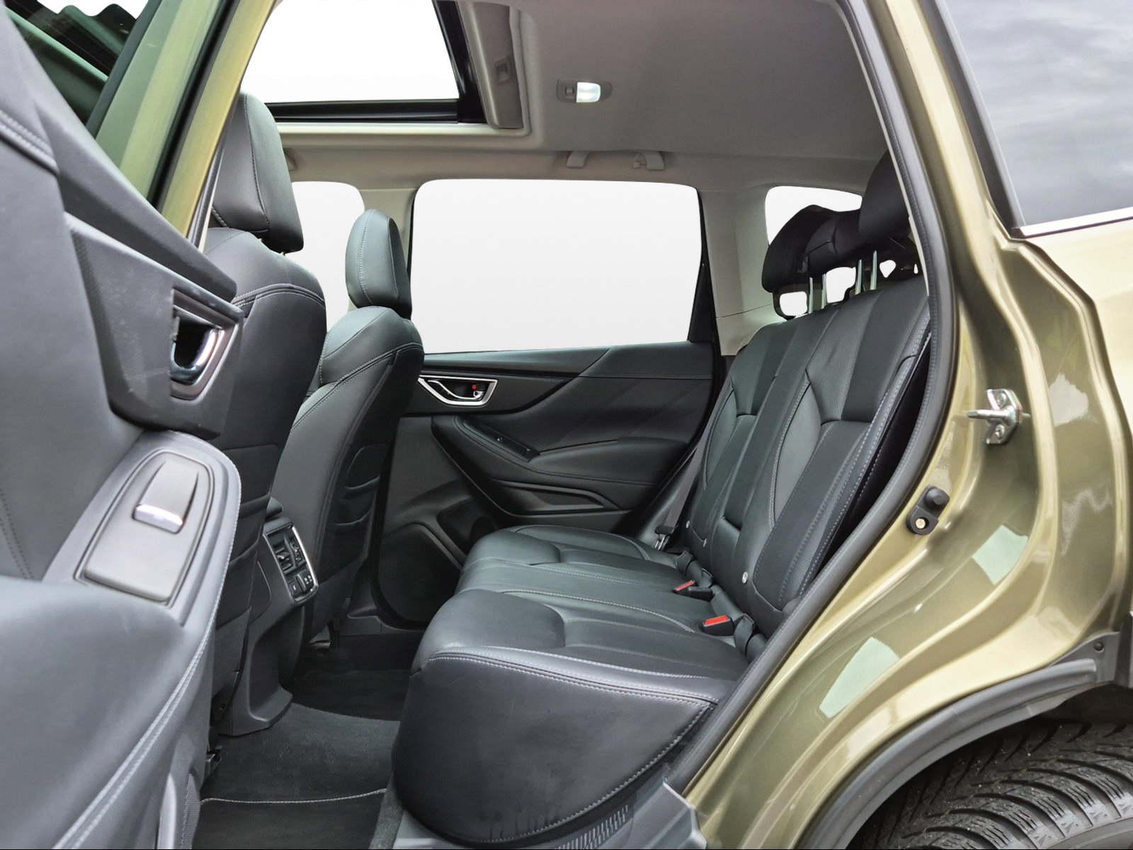 SUBARU Forester Station 2.0i e-Boxer Luxury-image-12