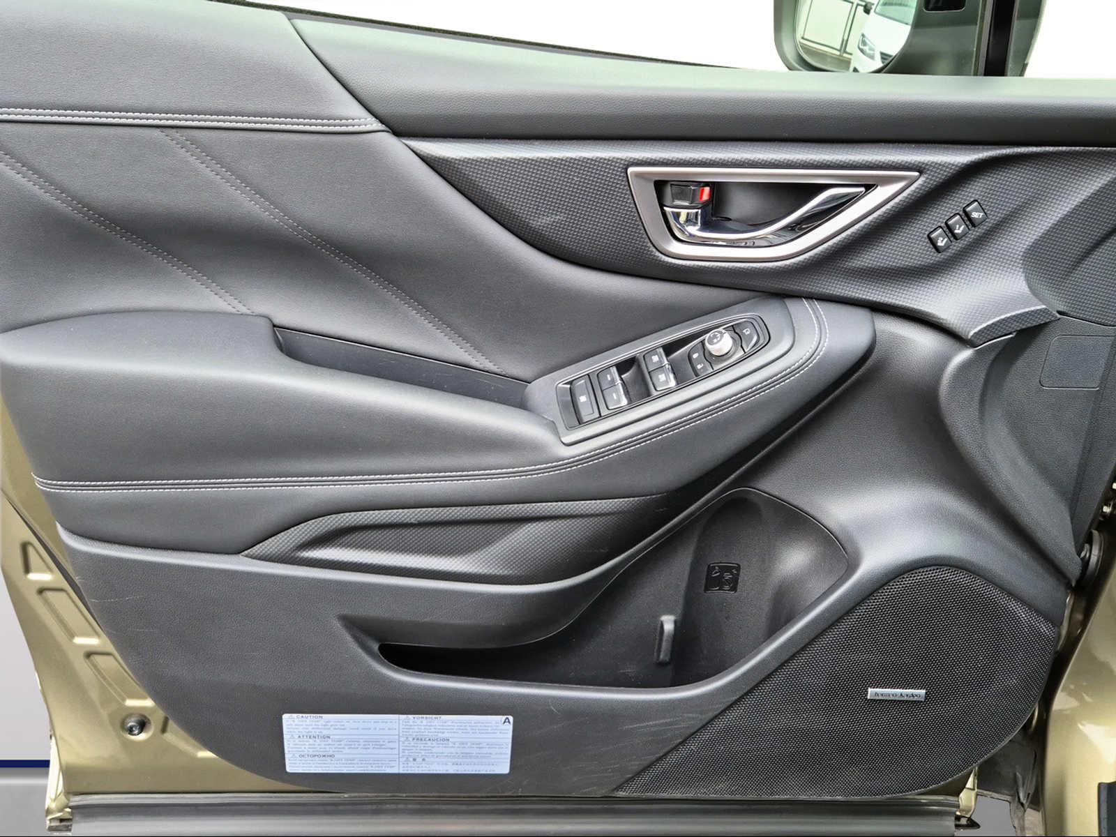 SUBARU Forester Station 2.0i e-Boxer Luxury-image-6