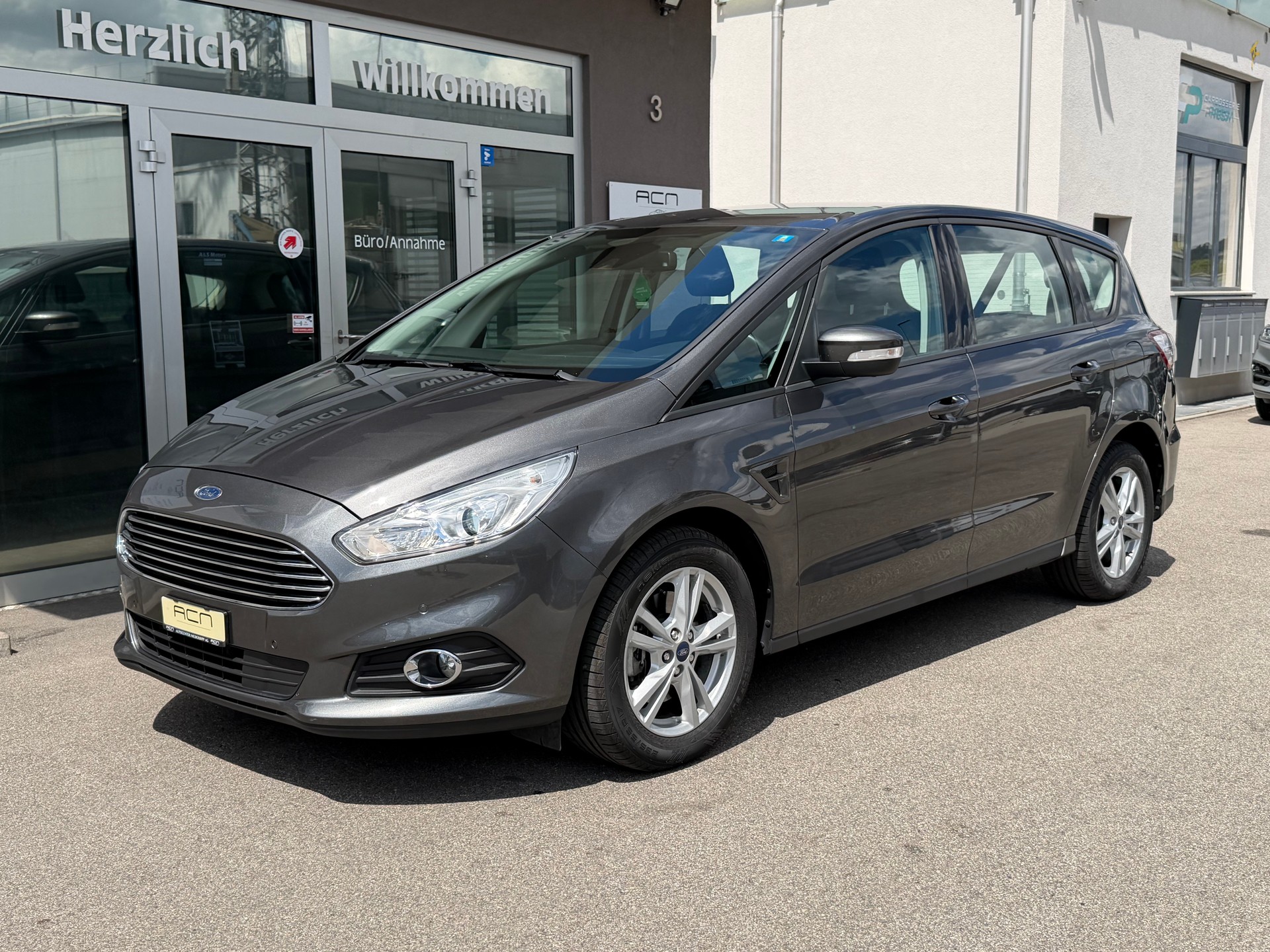 FORD S-Max 1.5 SCTi Titanium-image-2