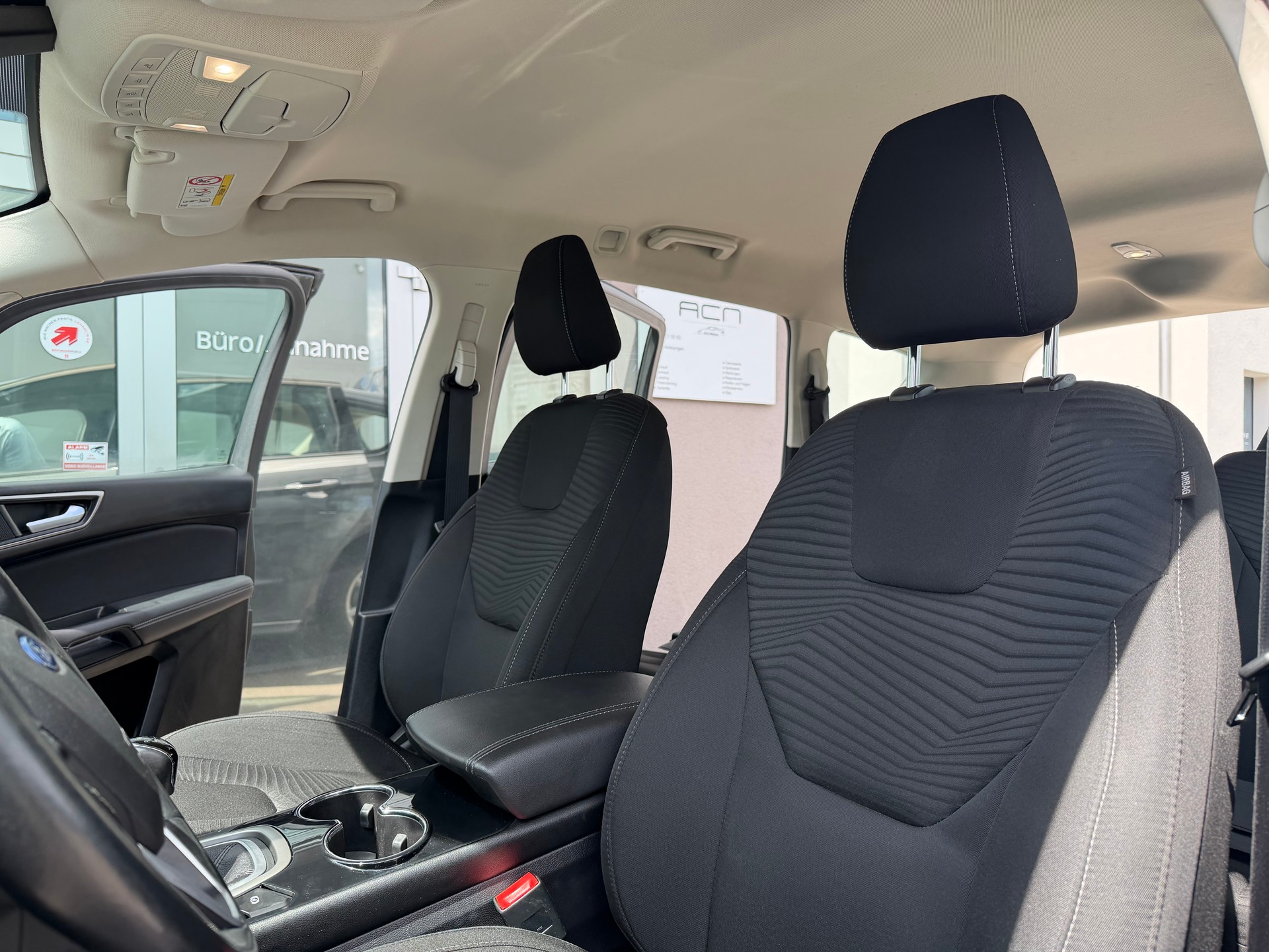 FORD S-Max 1.5 SCTi Titanium-image-9