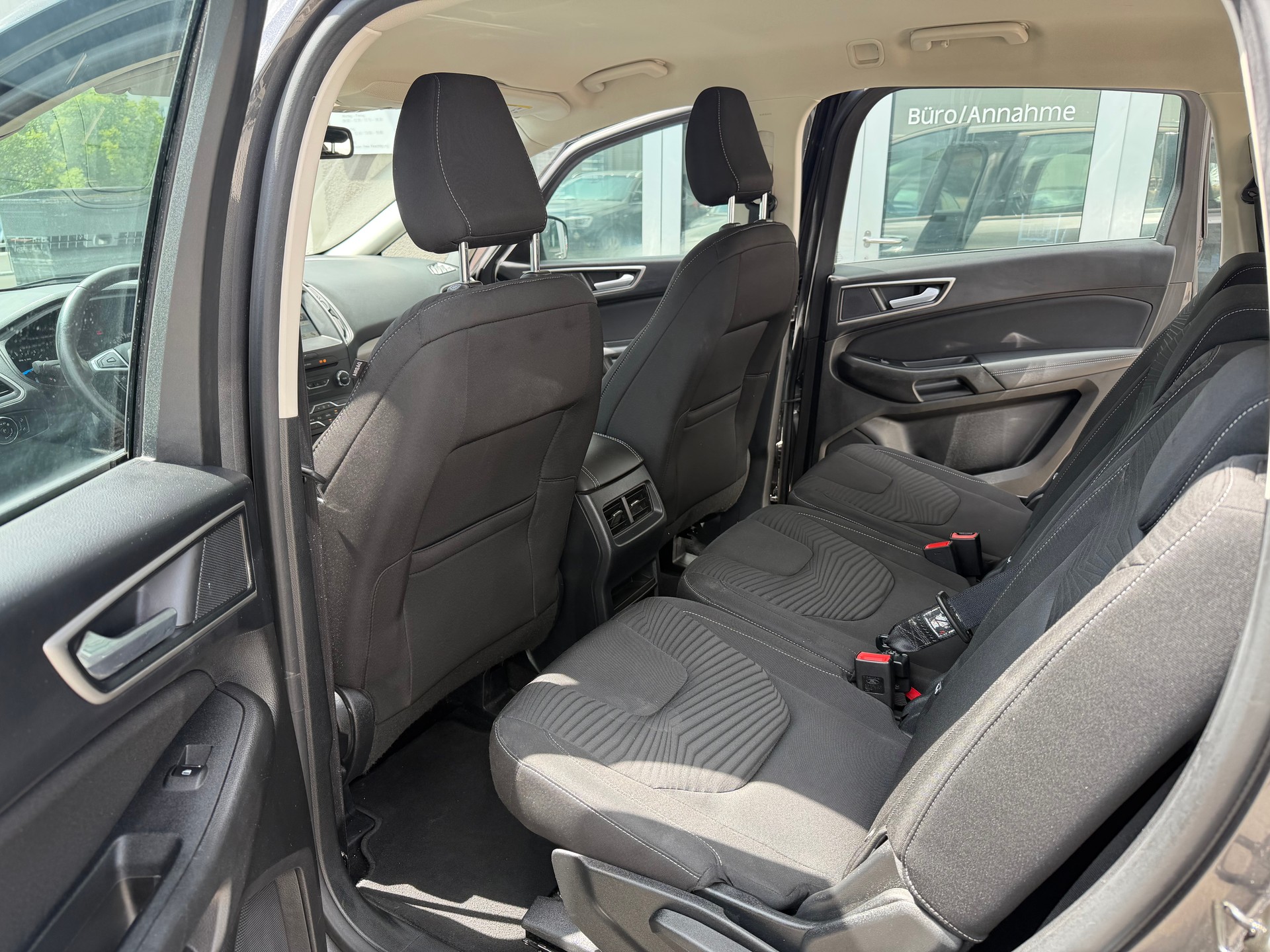 FORD S-Max 1.5 SCTi Titanium-image-10