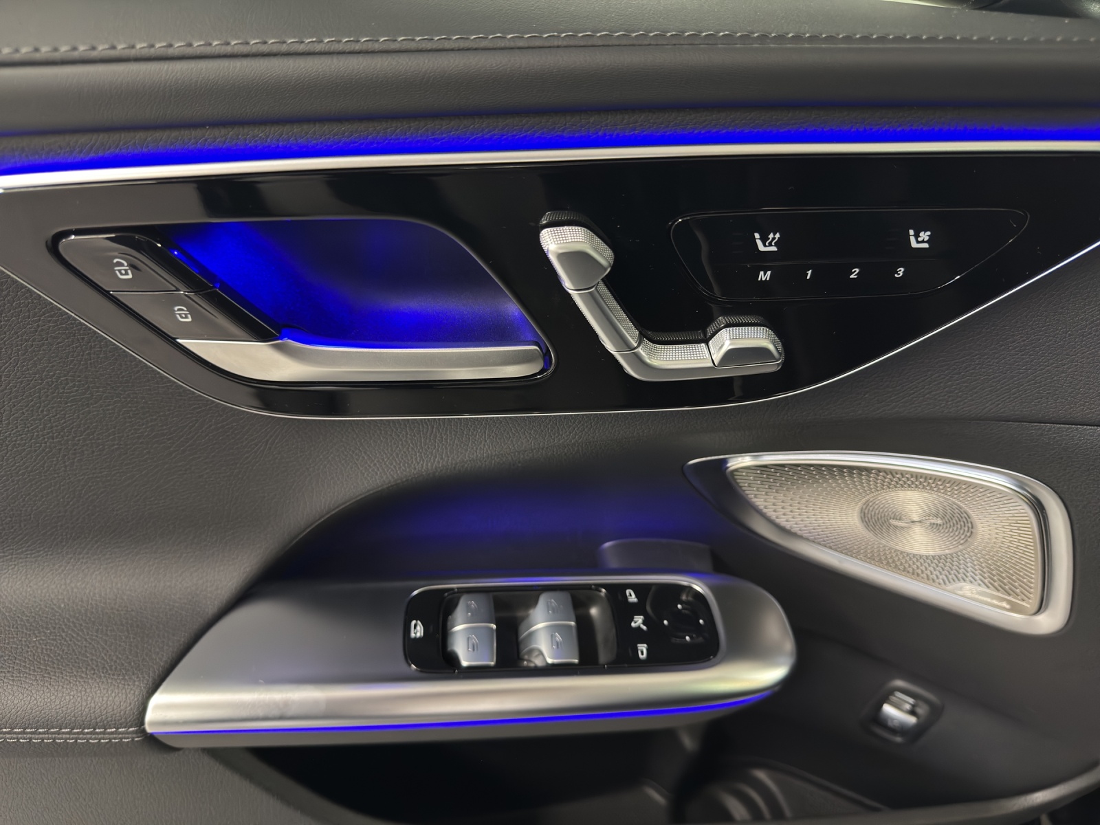 MERCEDES-BENZ C 300 de AMG Line 4Matic T-Modell-image-6