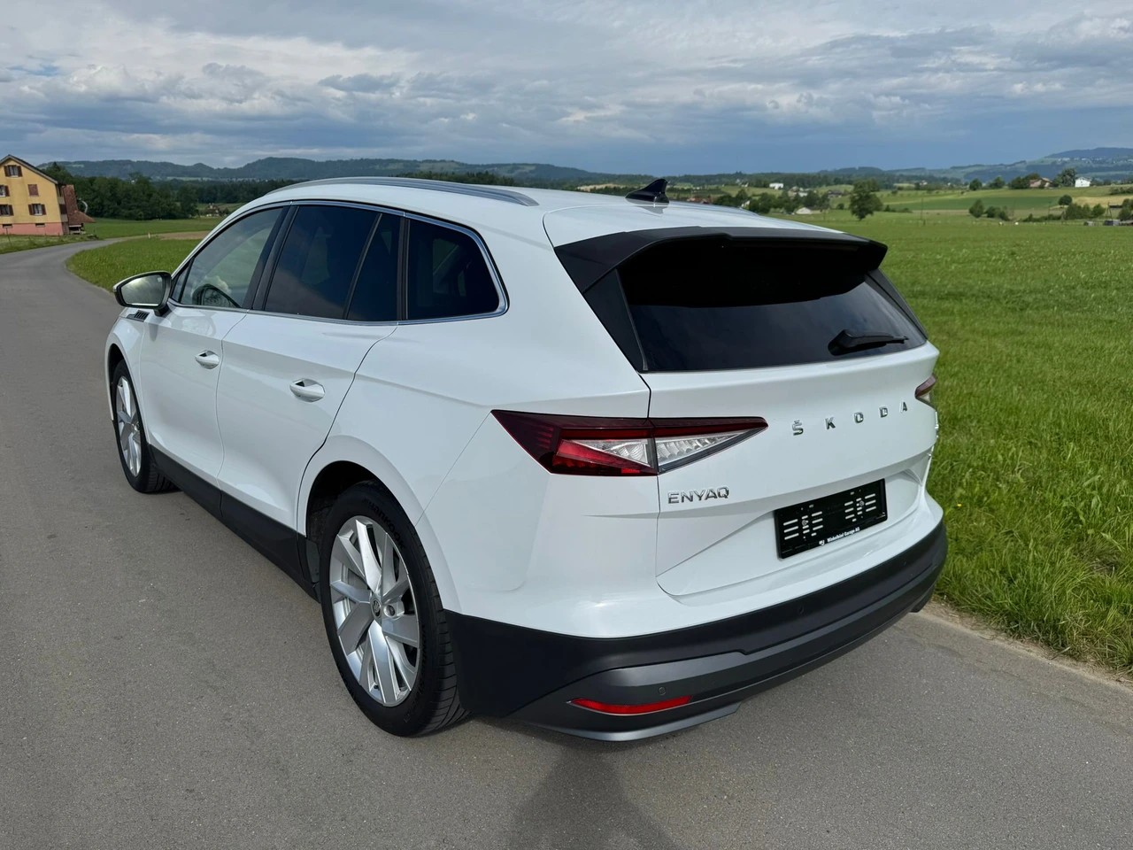 SKODA Enyaq iV 60-image-2