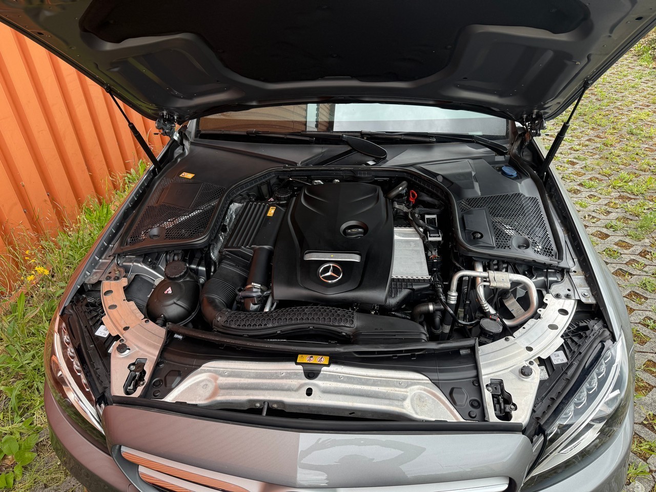 MERCEDES-BENZ C 180 AMG Line-image-14